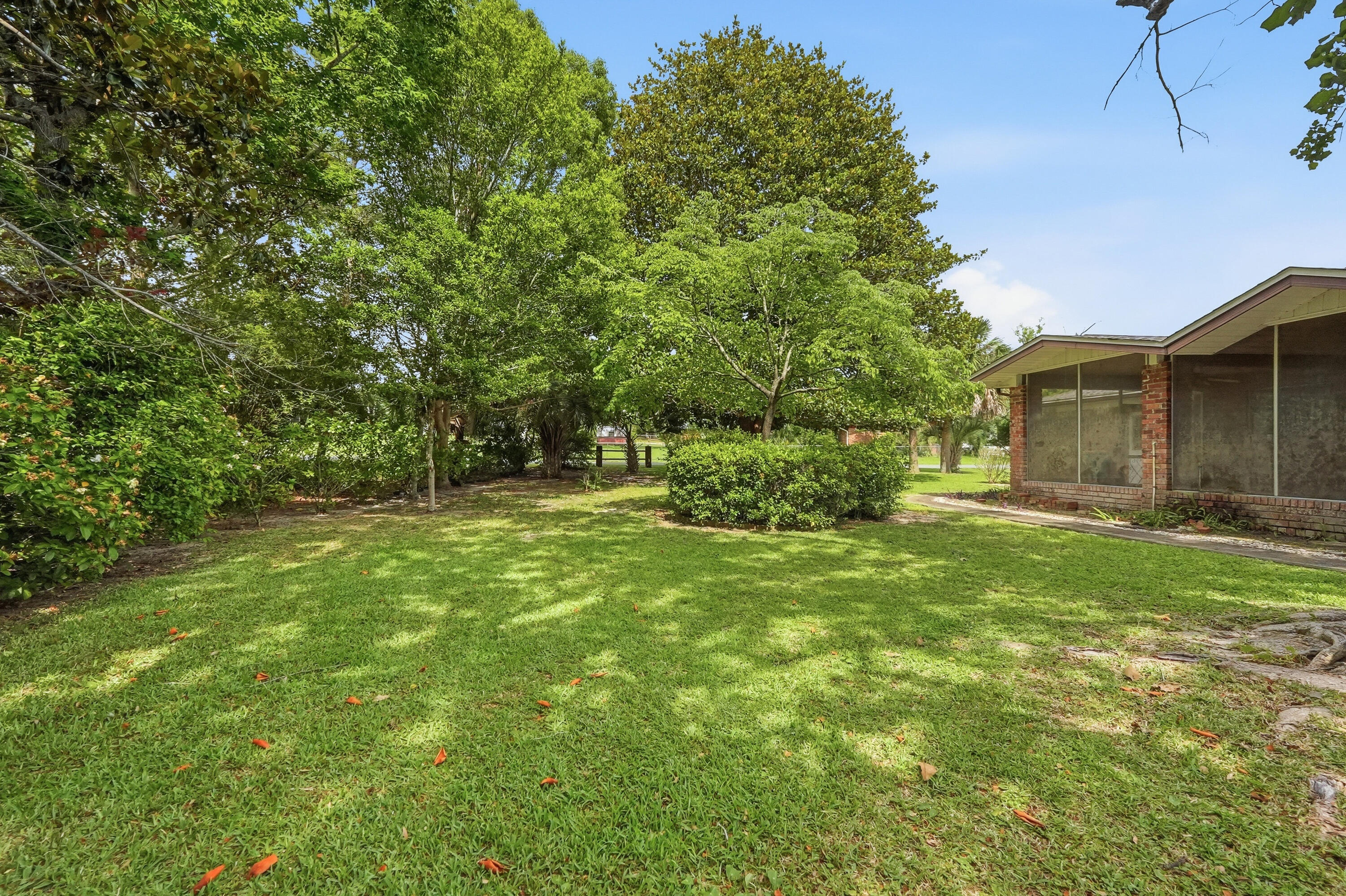 BAYOU POQUITO - Residential