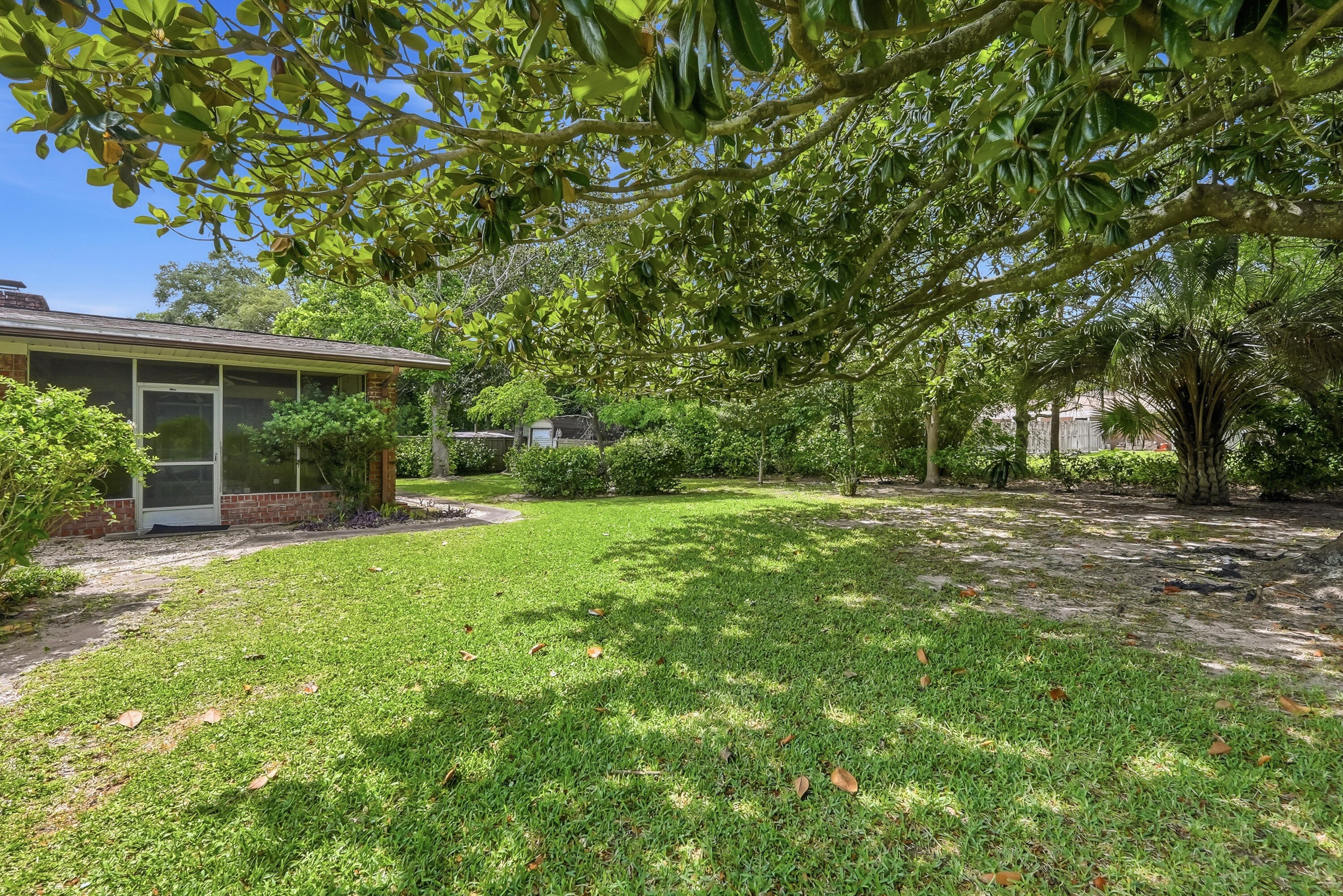 BAYOU POQUITO - Residential