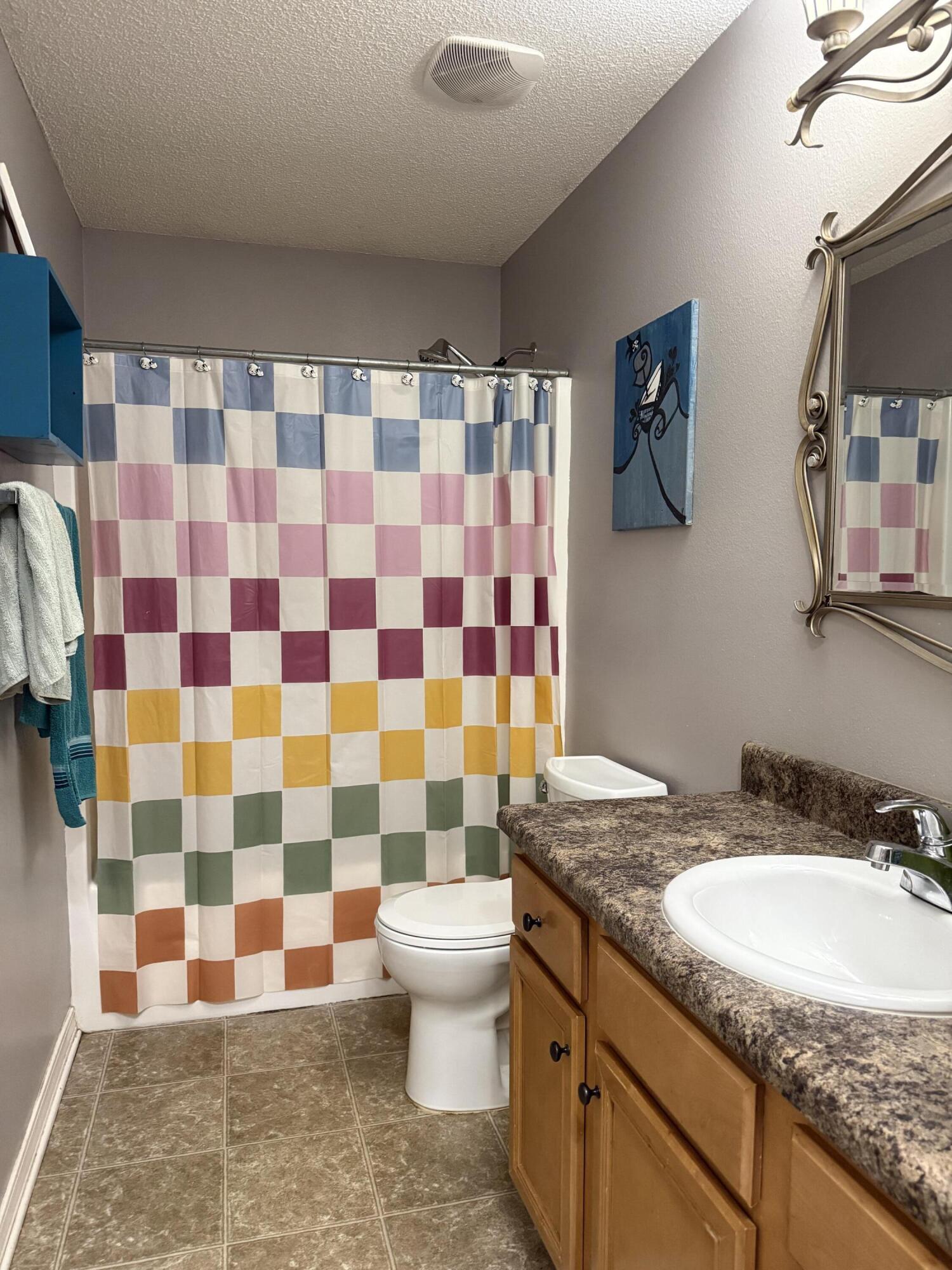 COUNTRY CLUB ESTATES - Residential