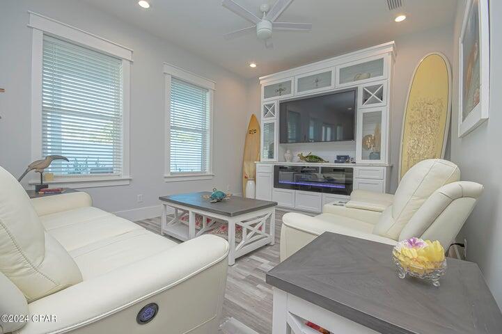 HOLLYWOOD BEACH - Residential