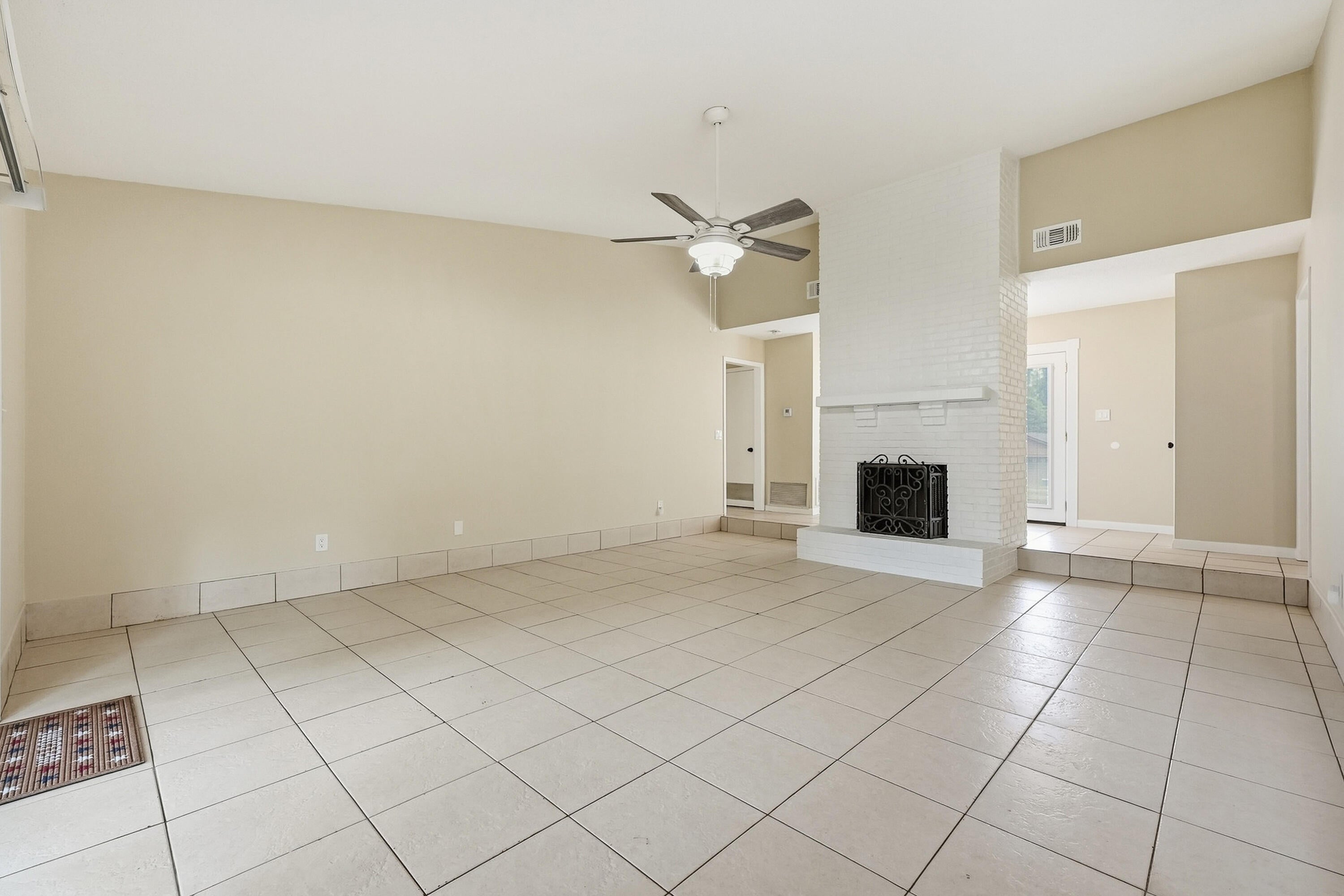 BLUEWATER BAY VILLAGE 1A - Residential Lease