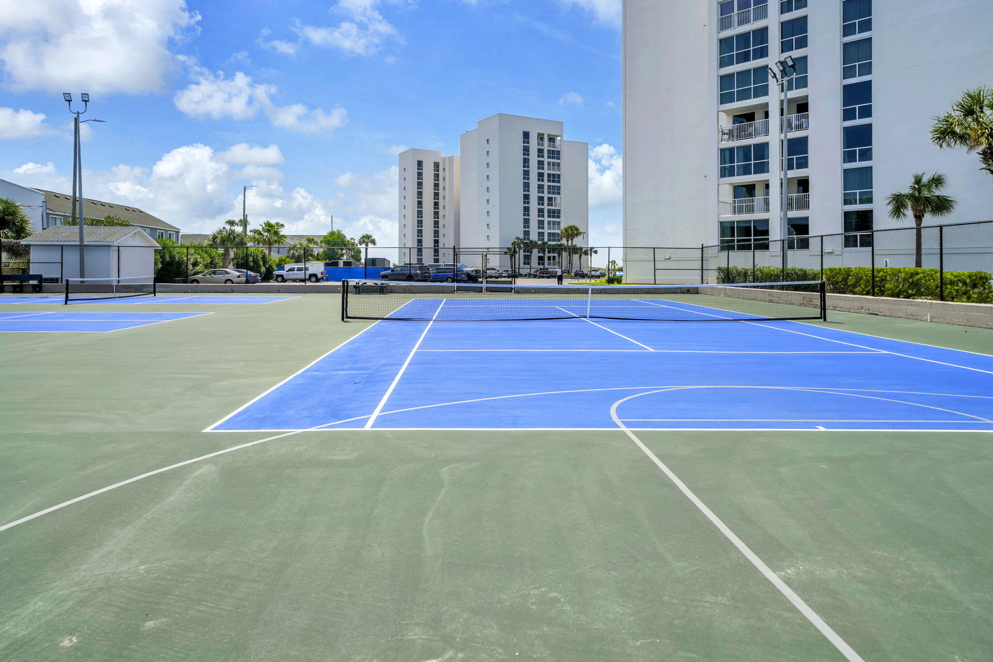 SHORELINE TOWERS 1 - Residential