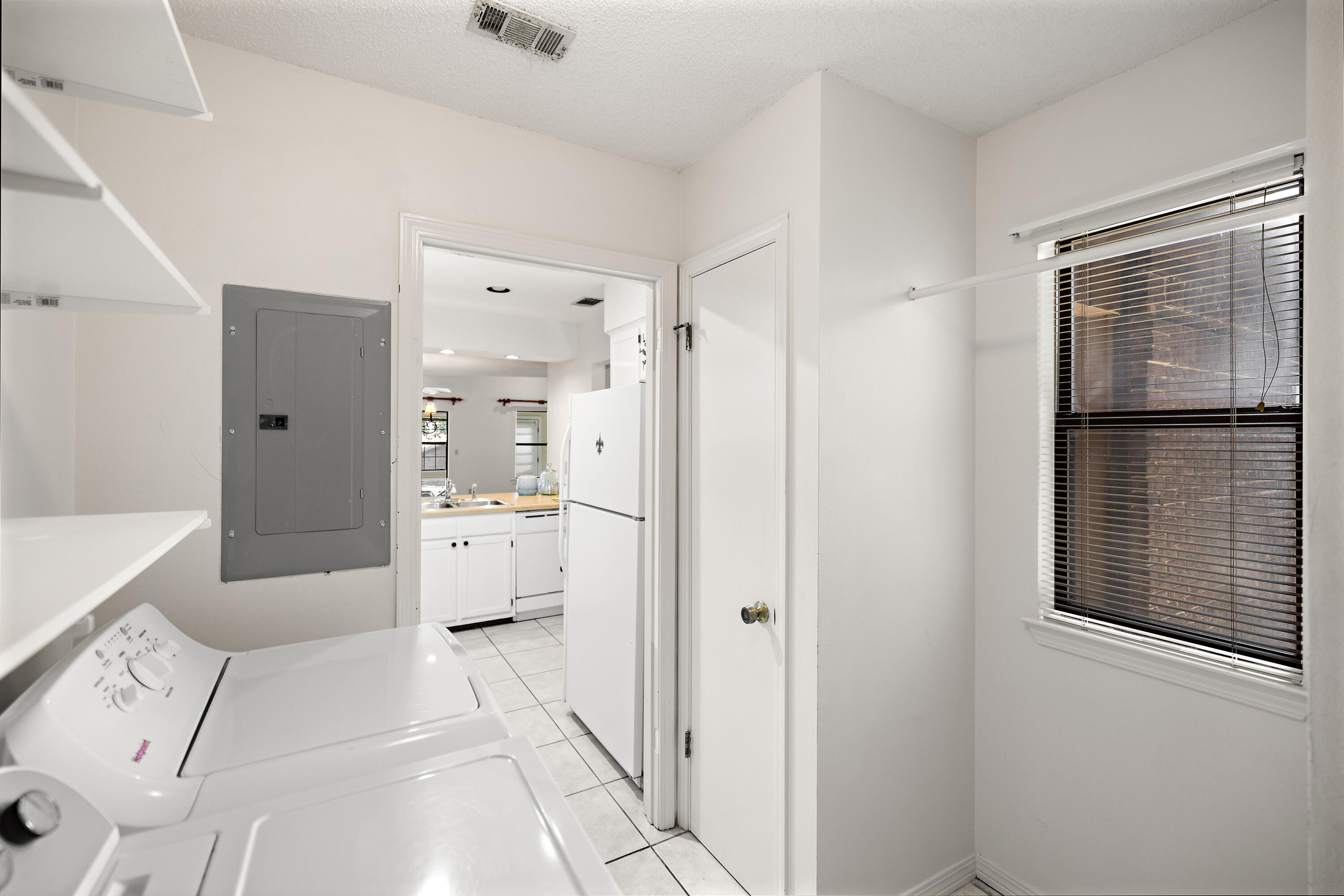 HIDDEN COVE T/H - Residential
