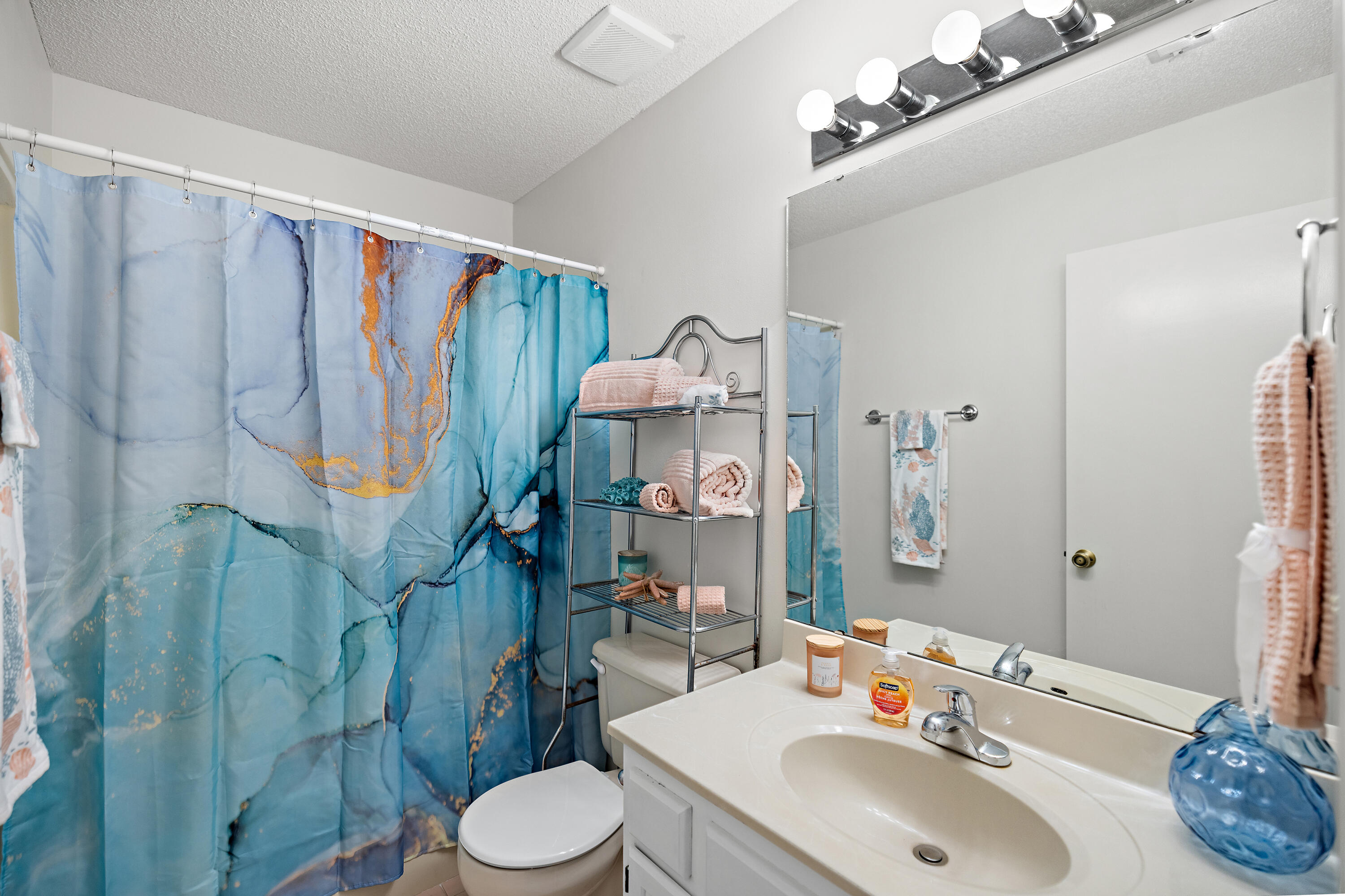HIDDEN COVE T/H - Residential