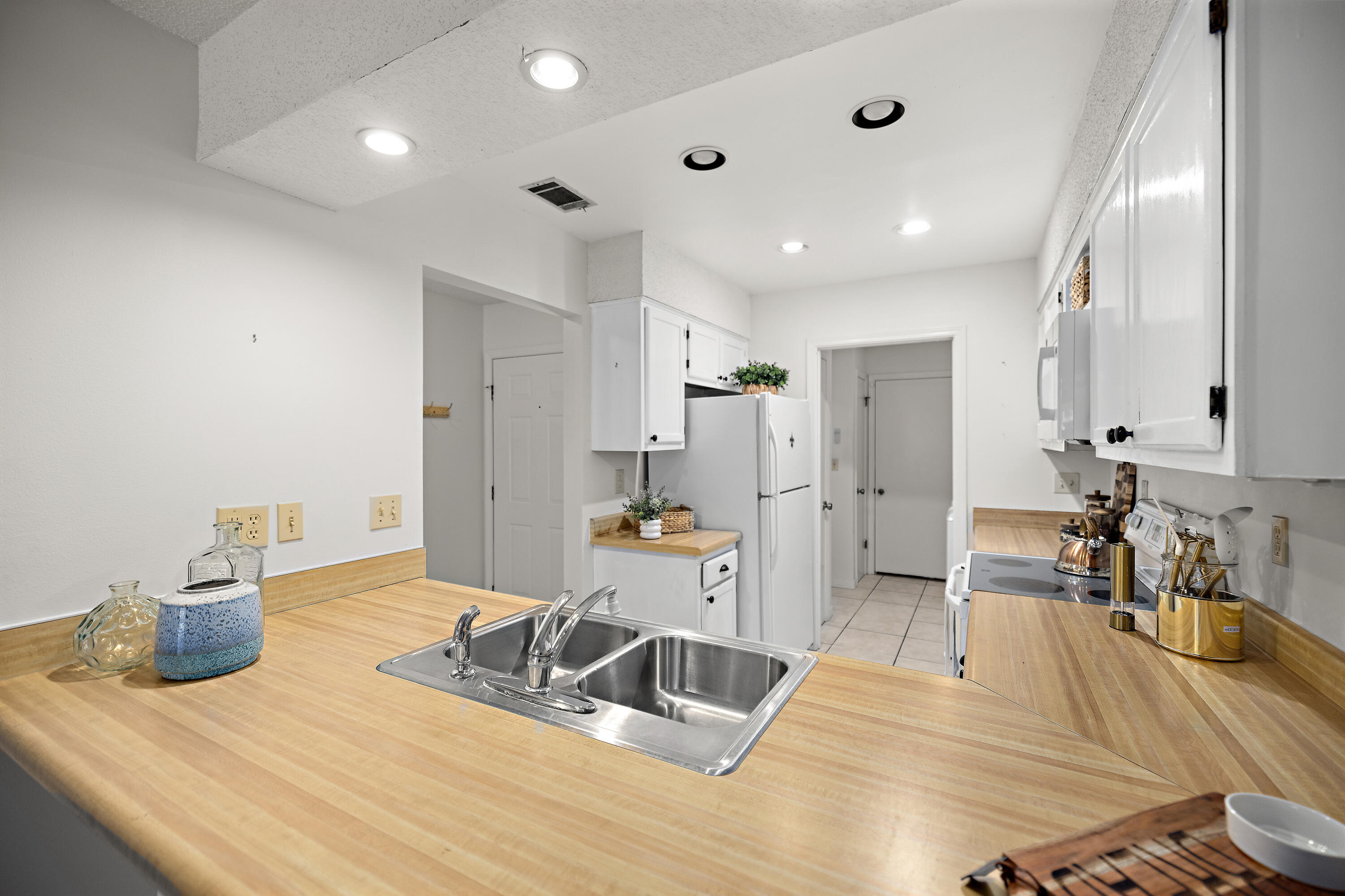 HIDDEN COVE T/H - Residential