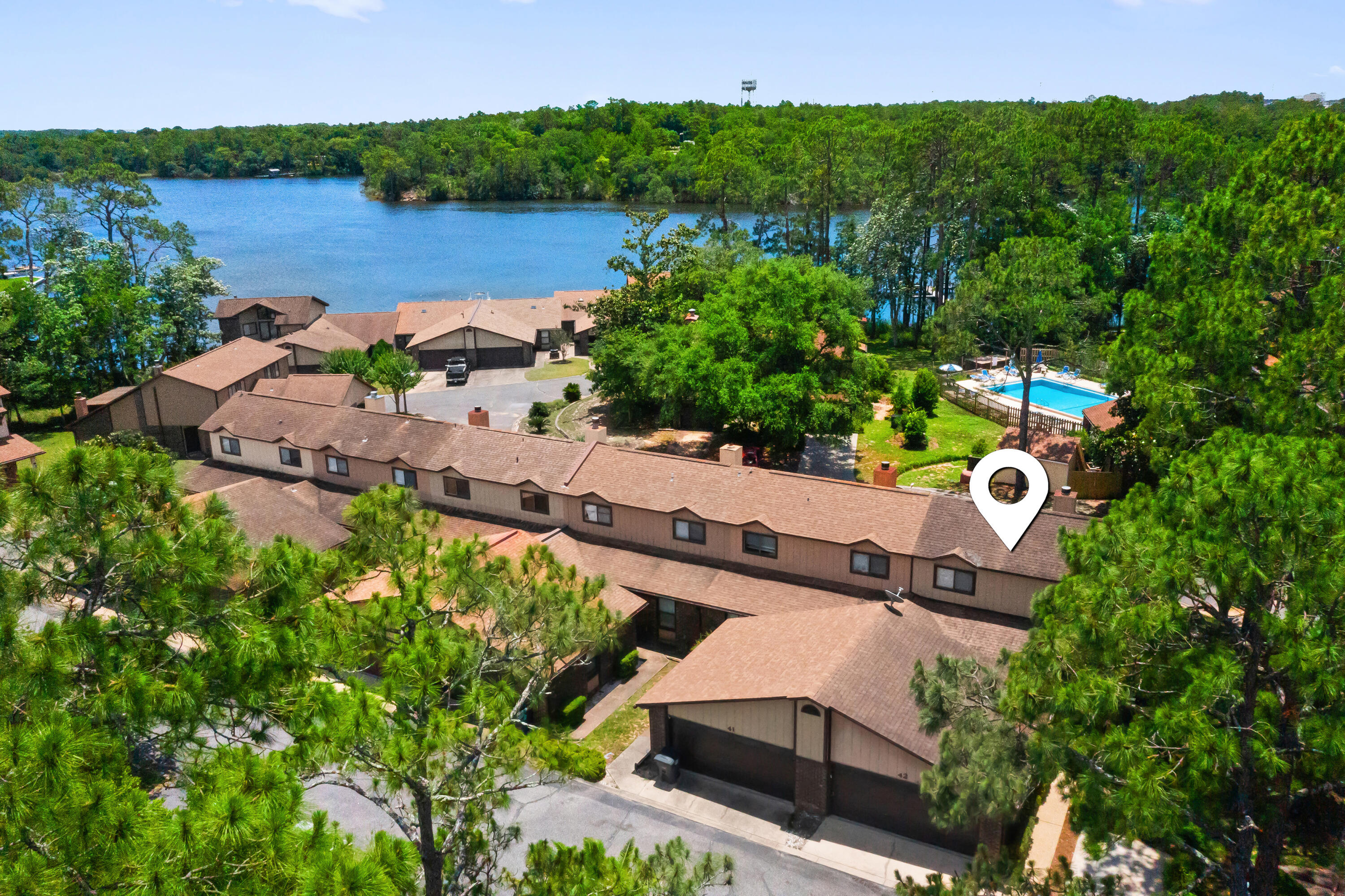 HIDDEN COVE T/H - Residential