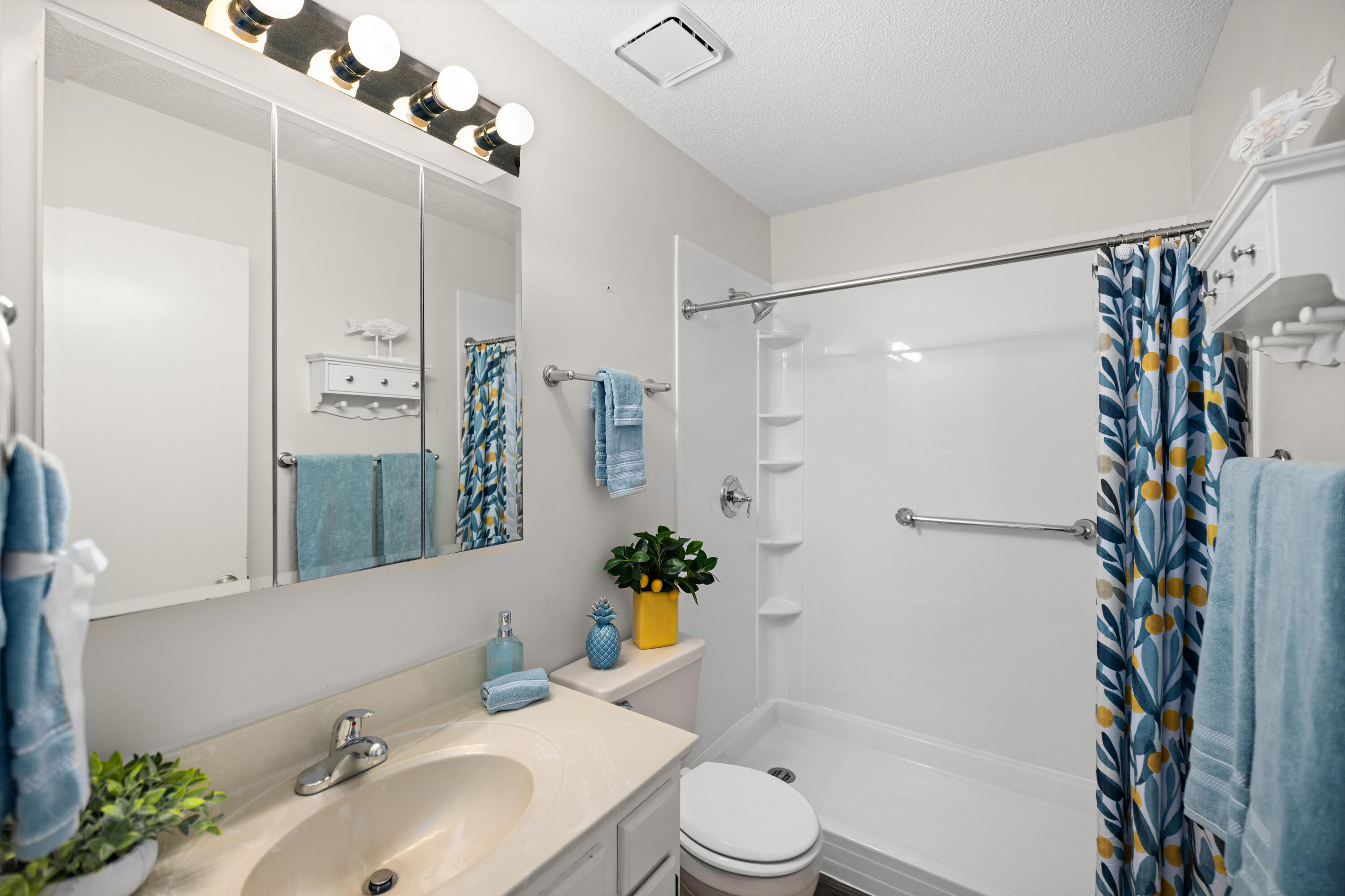 HIDDEN COVE T/H - Residential