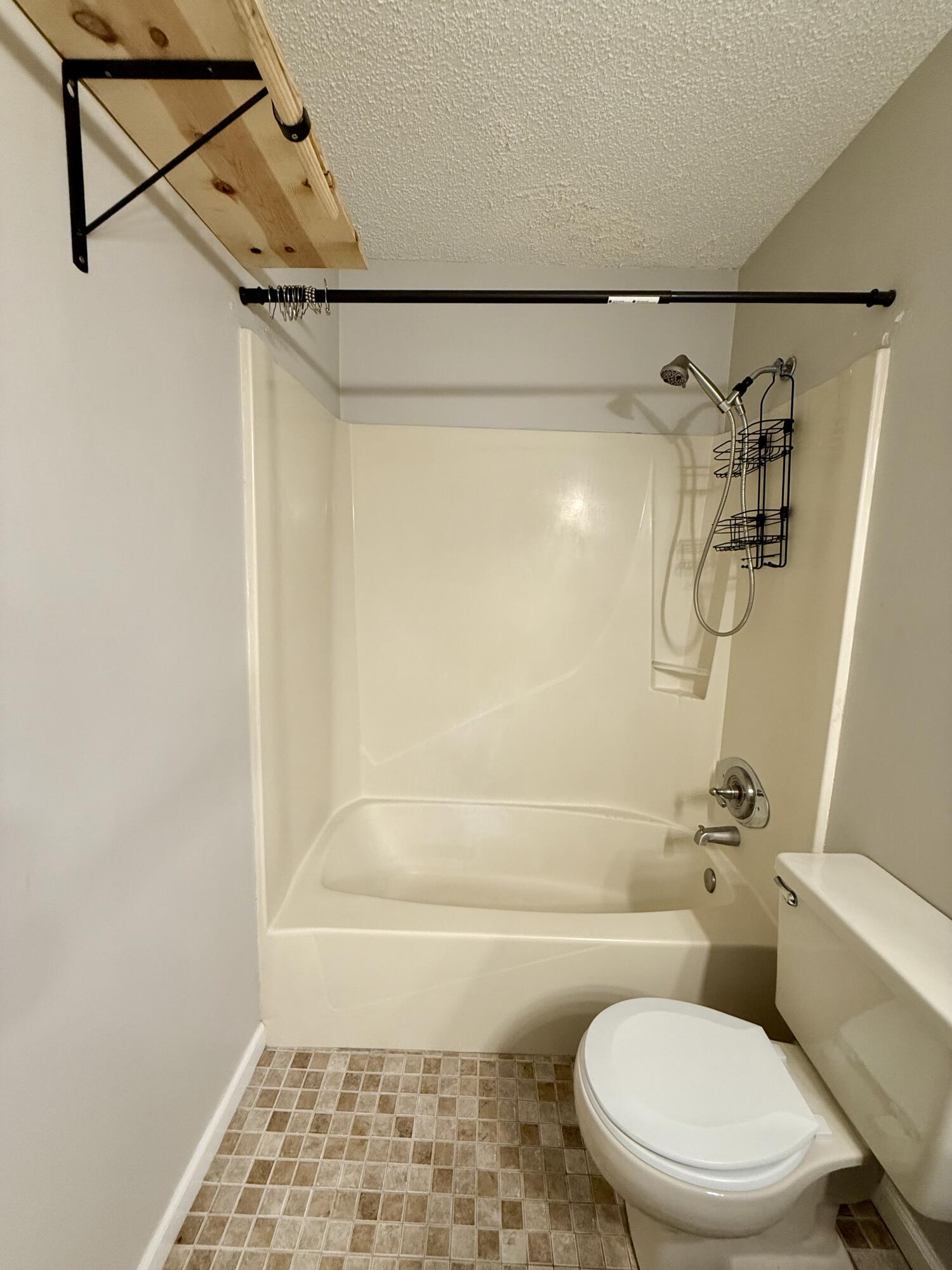 hidden trails ph 1 lot 13 - Residential Lease