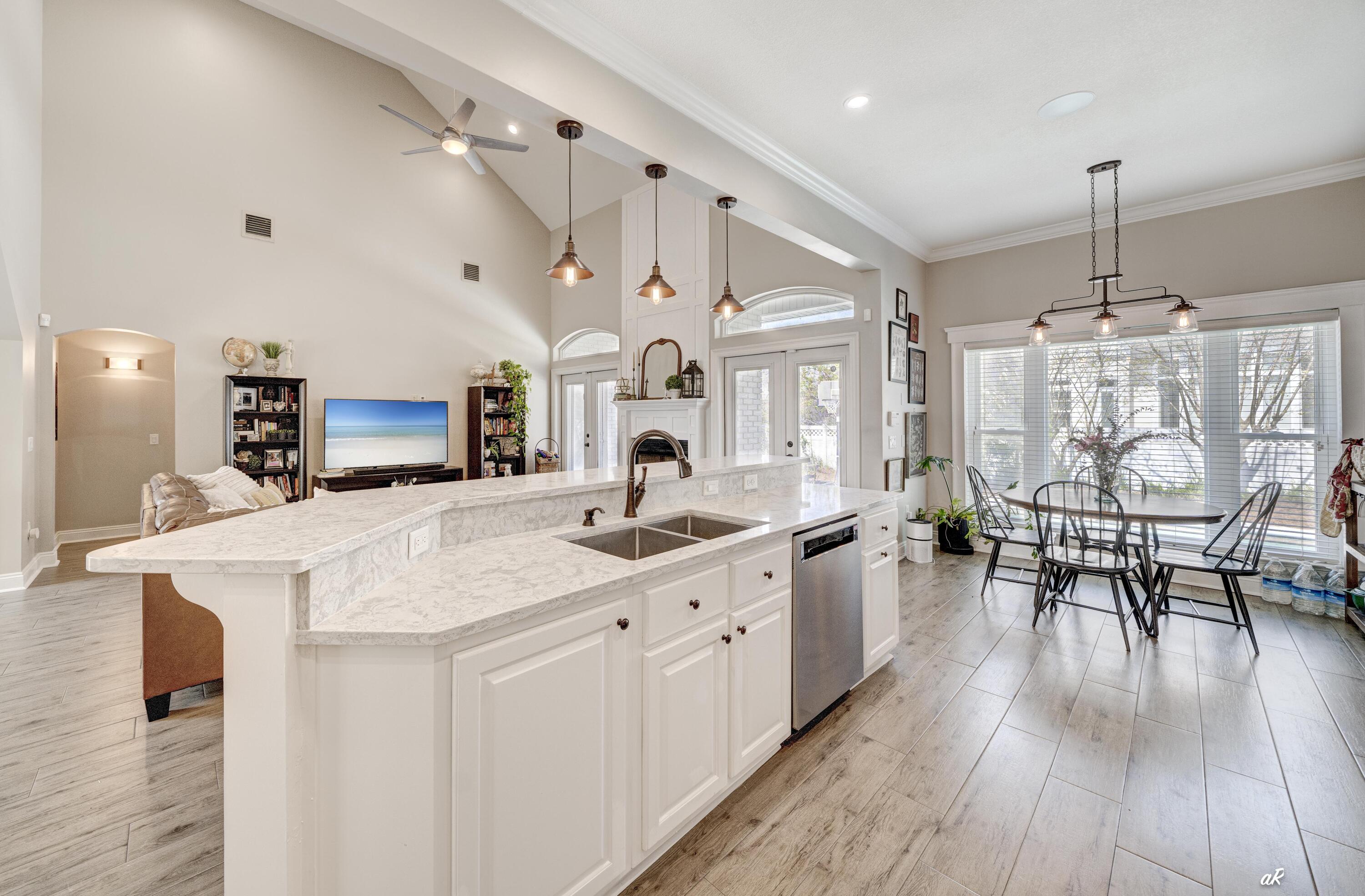 CANDLEWICK ACRES - Residential