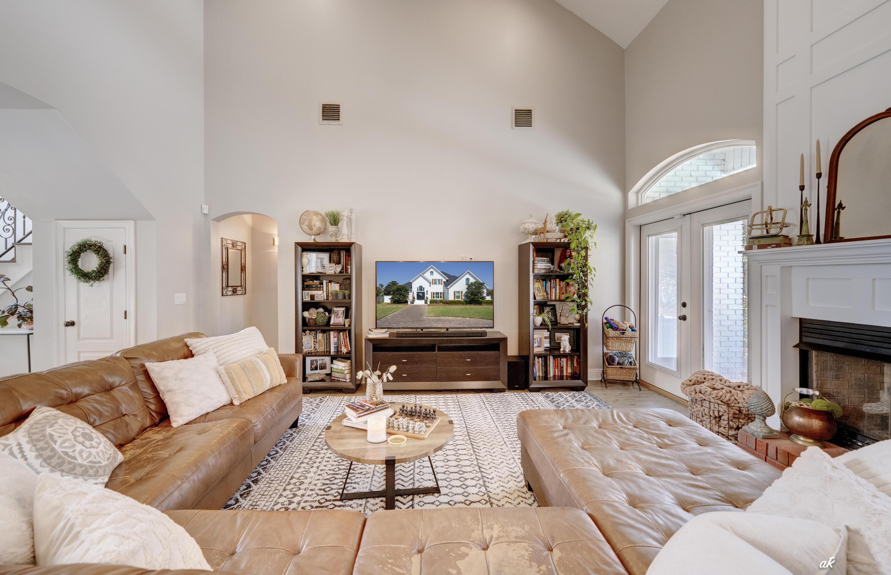 CANDLEWICK ACRES - Residential