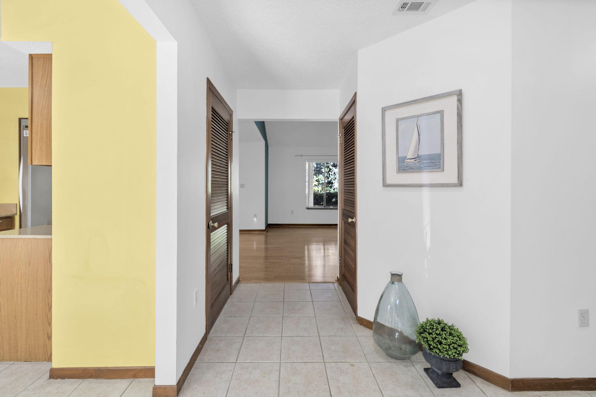 ROYAL OAK VILLAS BLUEWATER BAY - Residential