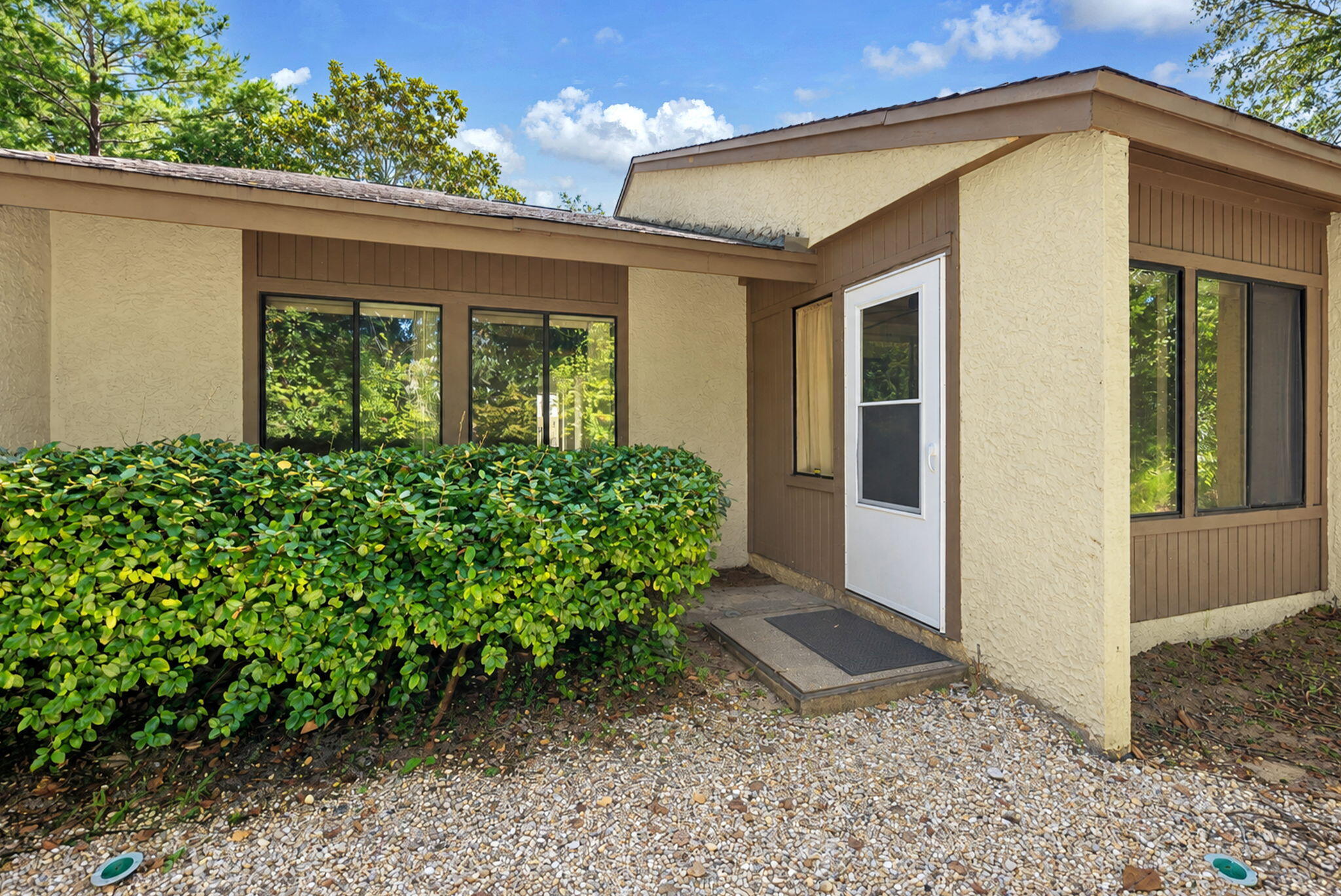 ROYAL OAK VILLAS BLUEWATER BAY - Residential