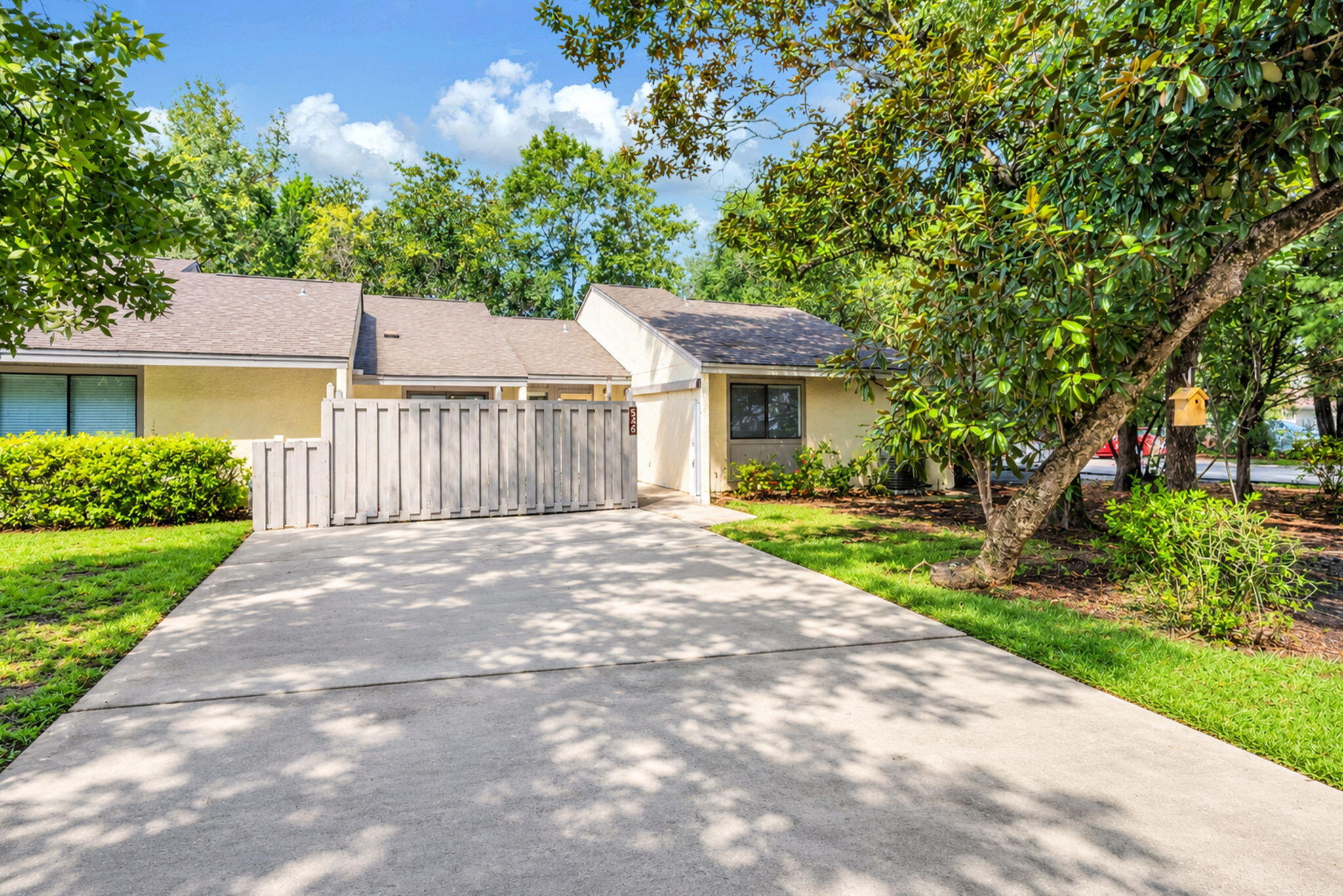 ROYAL OAK VILLAS BLUEWATER BAY - Residential