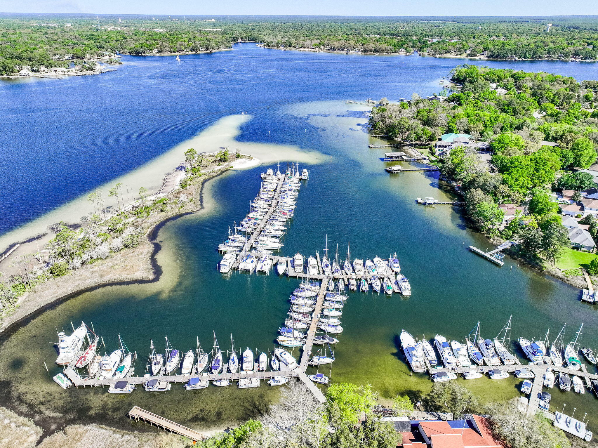 ROYAL OAK VILLAS BLUEWATER BAY - Residential