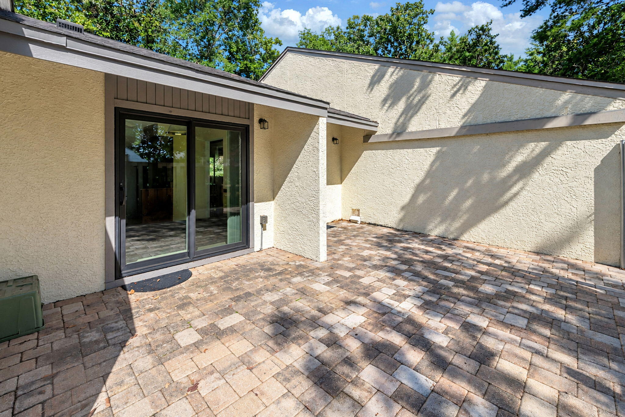 ROYAL OAK VILLAS BLUEWATER BAY - Residential