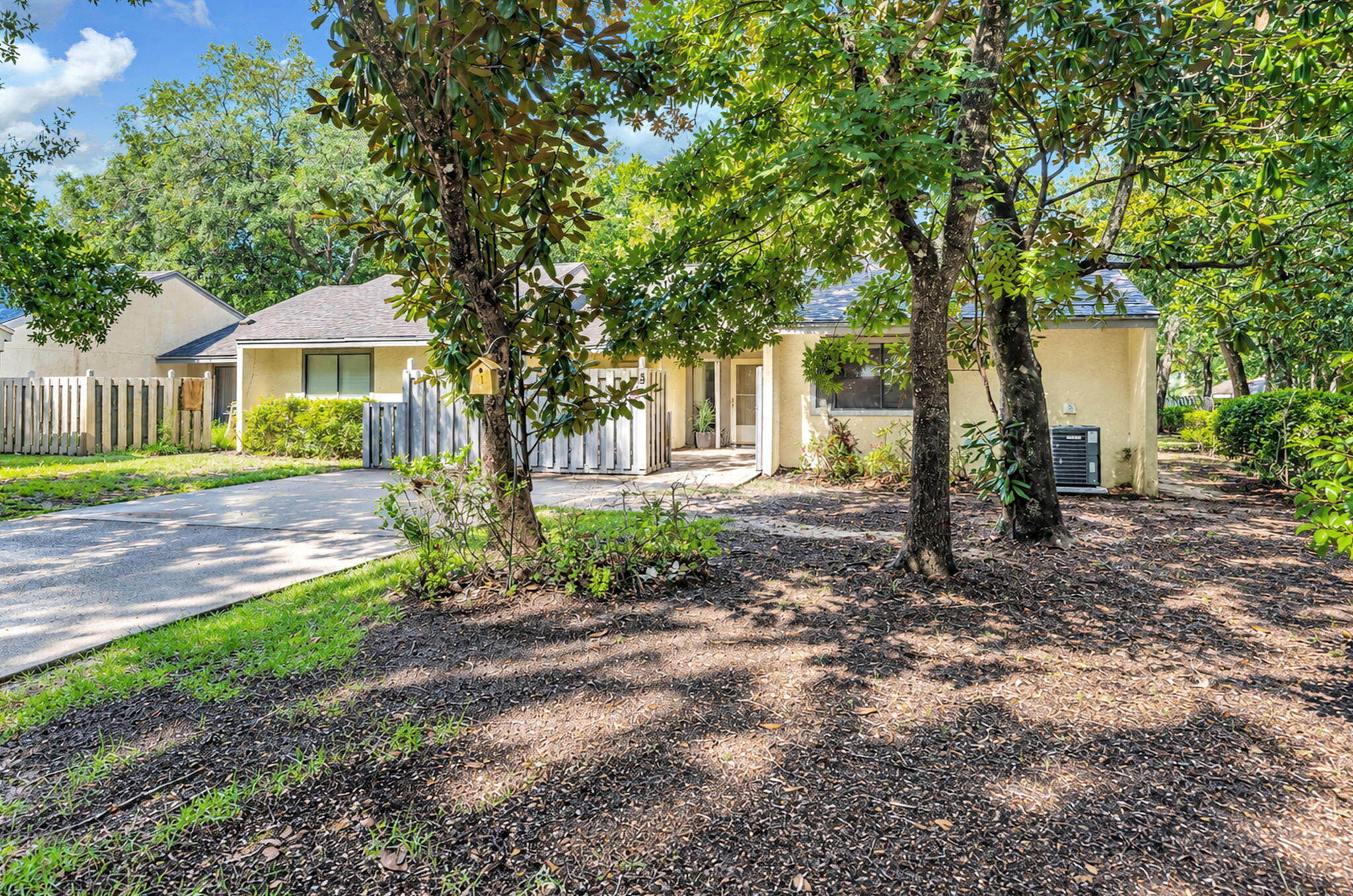 ROYAL OAK VILLAS BLUEWATER BAY - Residential