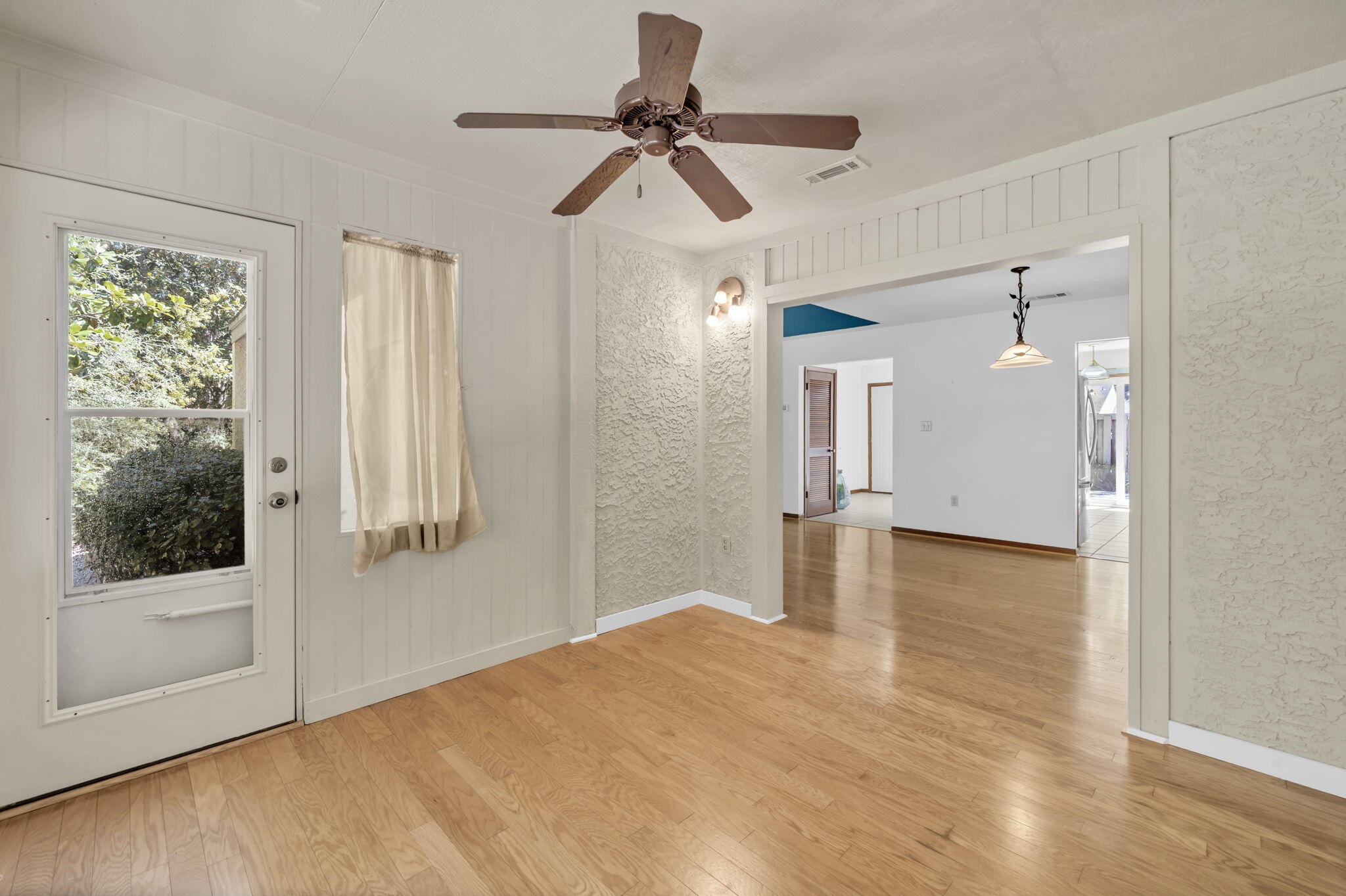 ROYAL OAK VILLAS BLUEWATER BAY - Residential