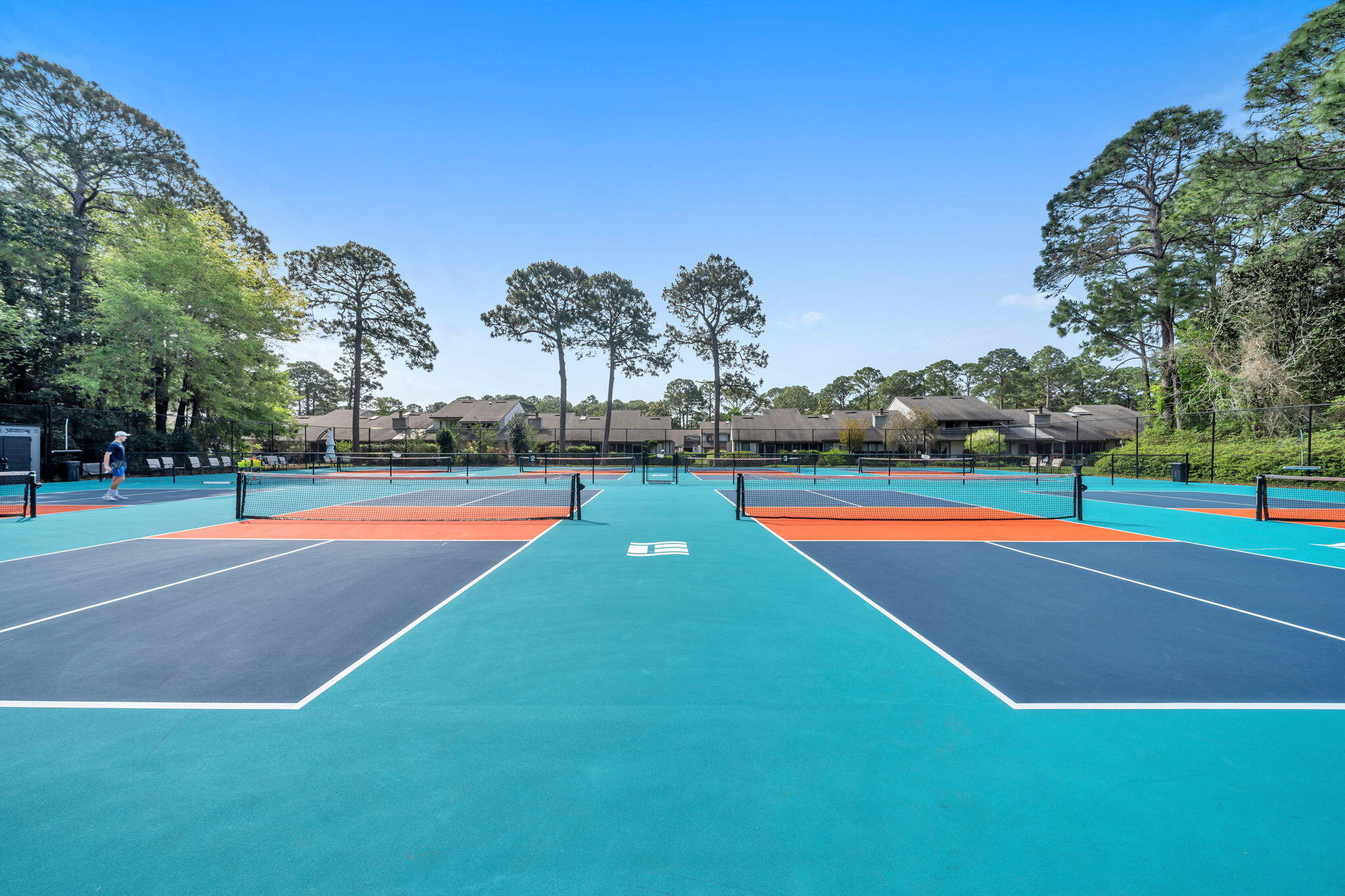 ROYAL OAK VILLAS BLUEWATER BAY - Residential