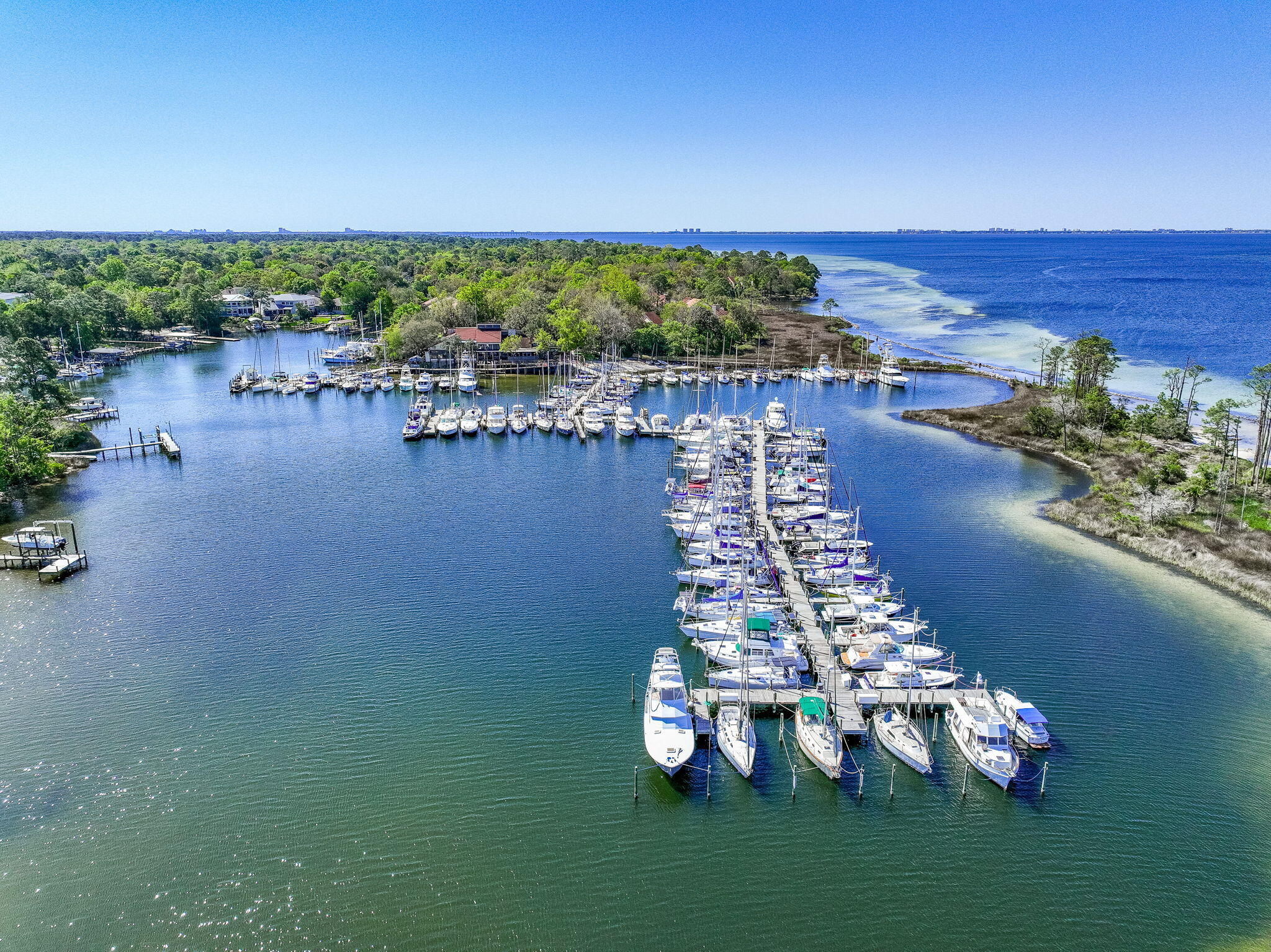 ROYAL OAK VILLAS BLUEWATER BAY - Residential