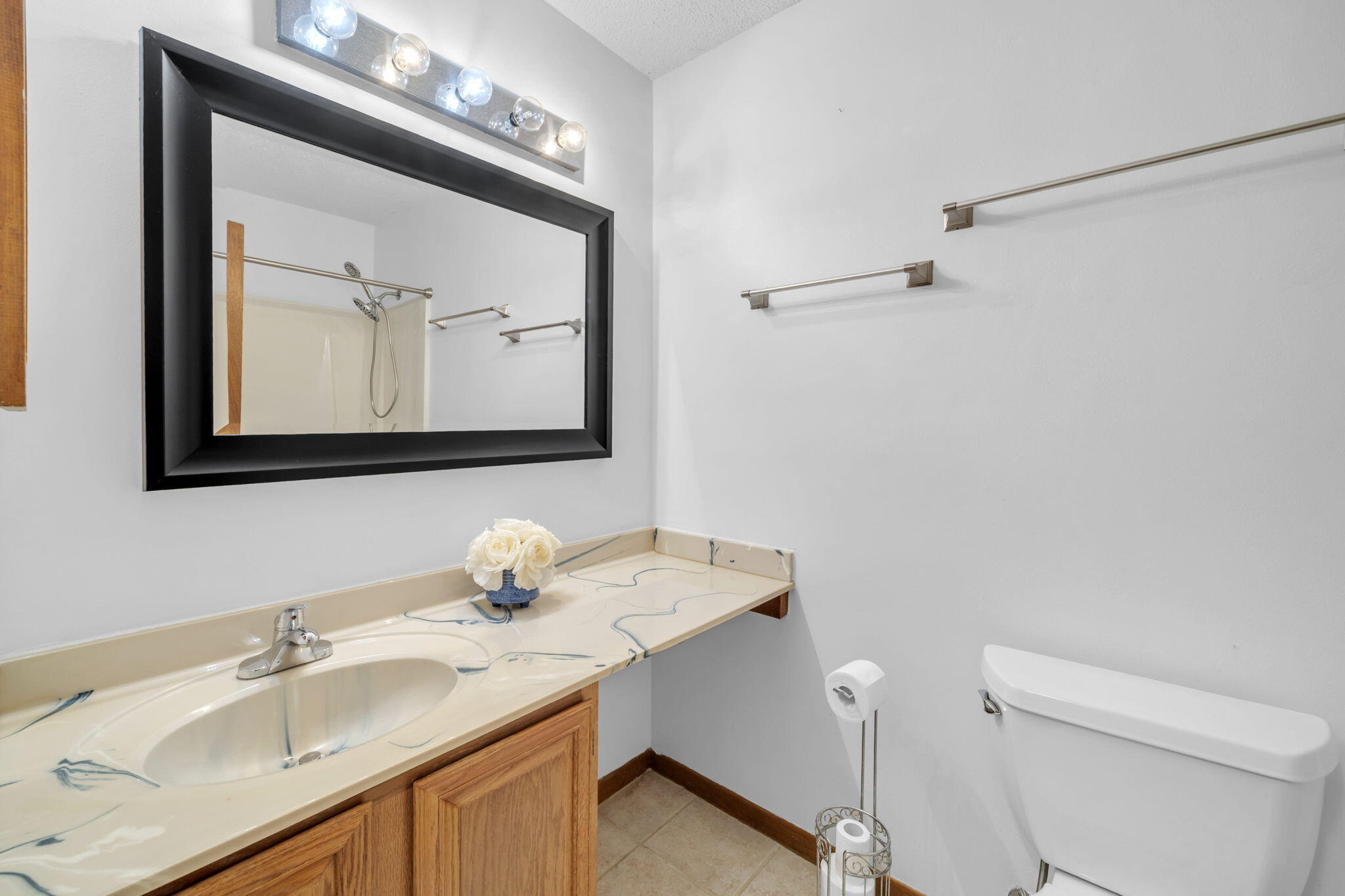 ROYAL OAK VILLAS BLUEWATER BAY - Residential