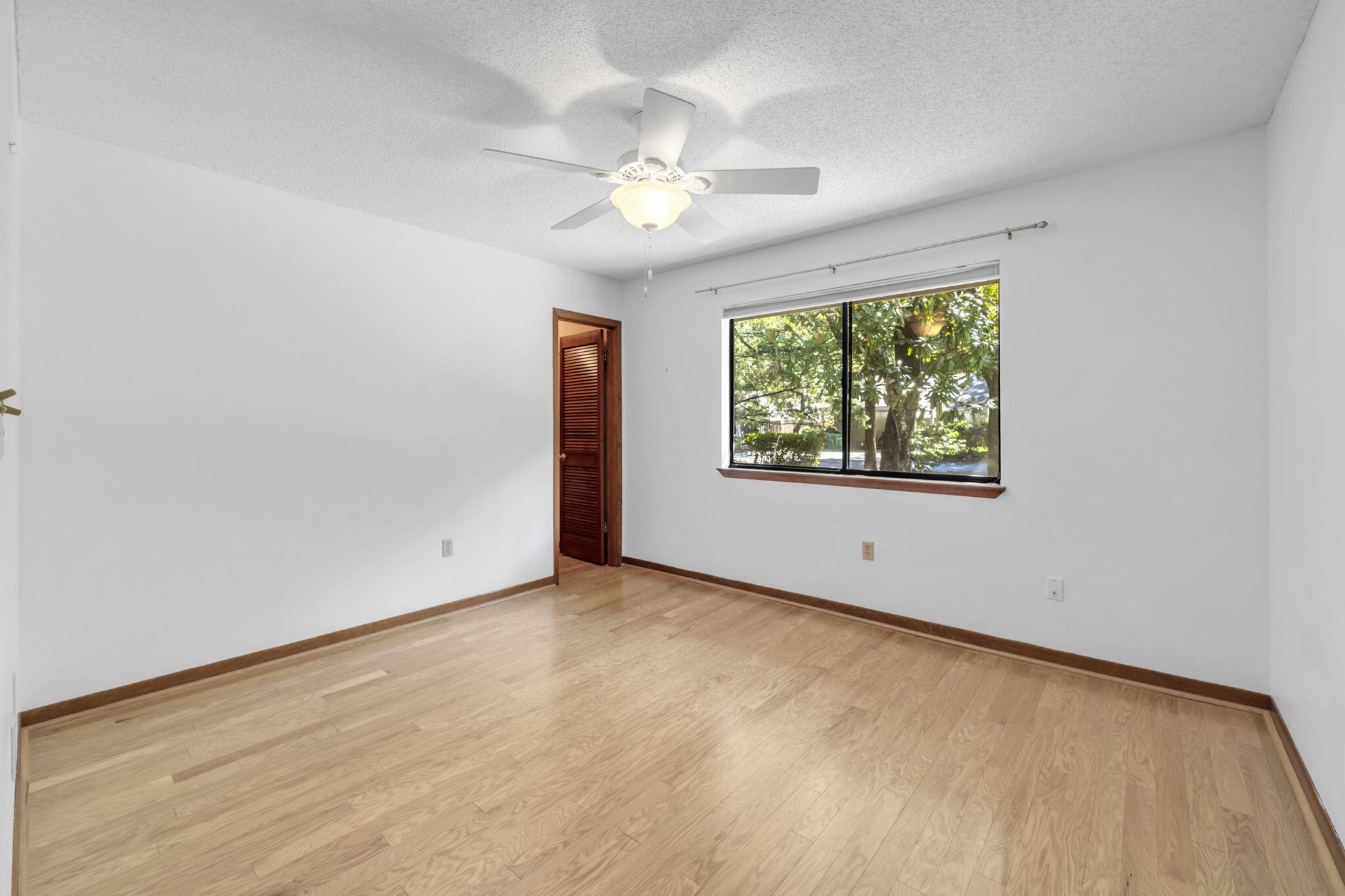 ROYAL OAK VILLAS BLUEWATER BAY - Residential