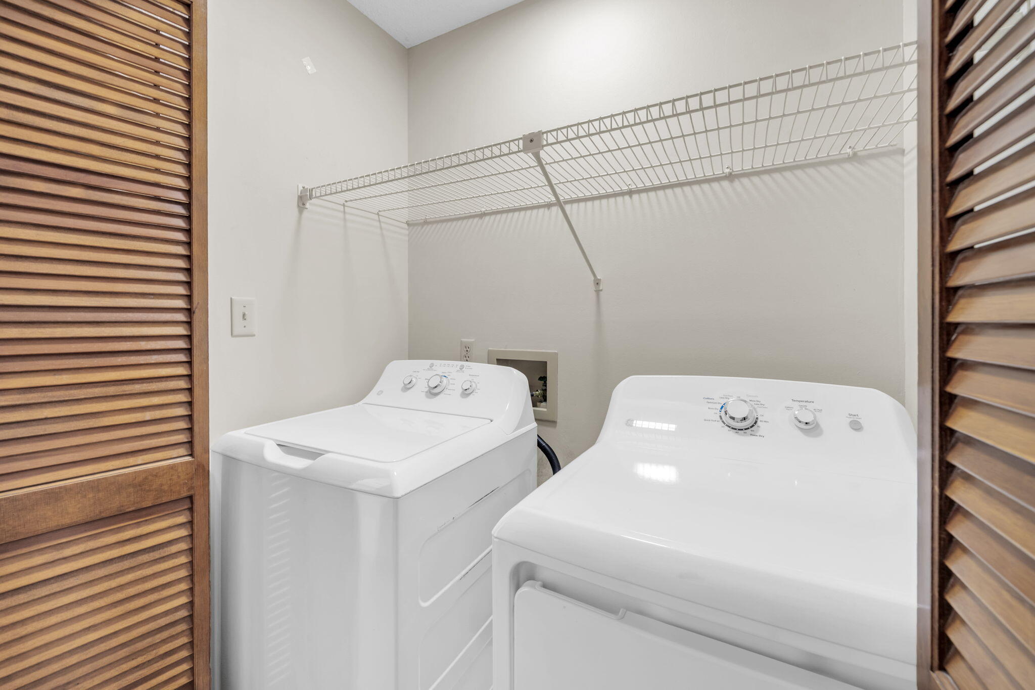 ROYAL OAK VILLAS BLUEWATER BAY - Residential