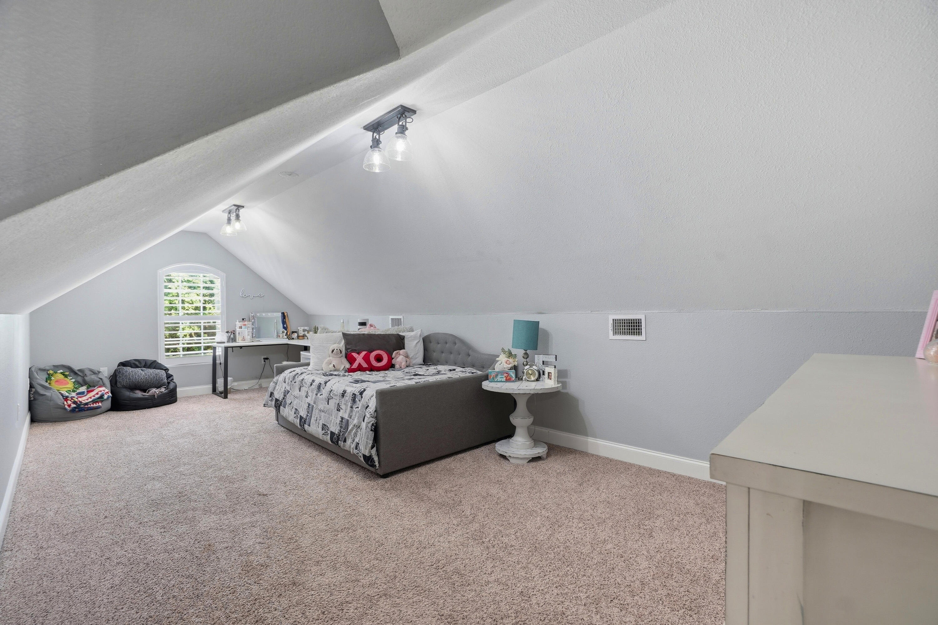 BAYSHORE PLACE PH 1 - Residential