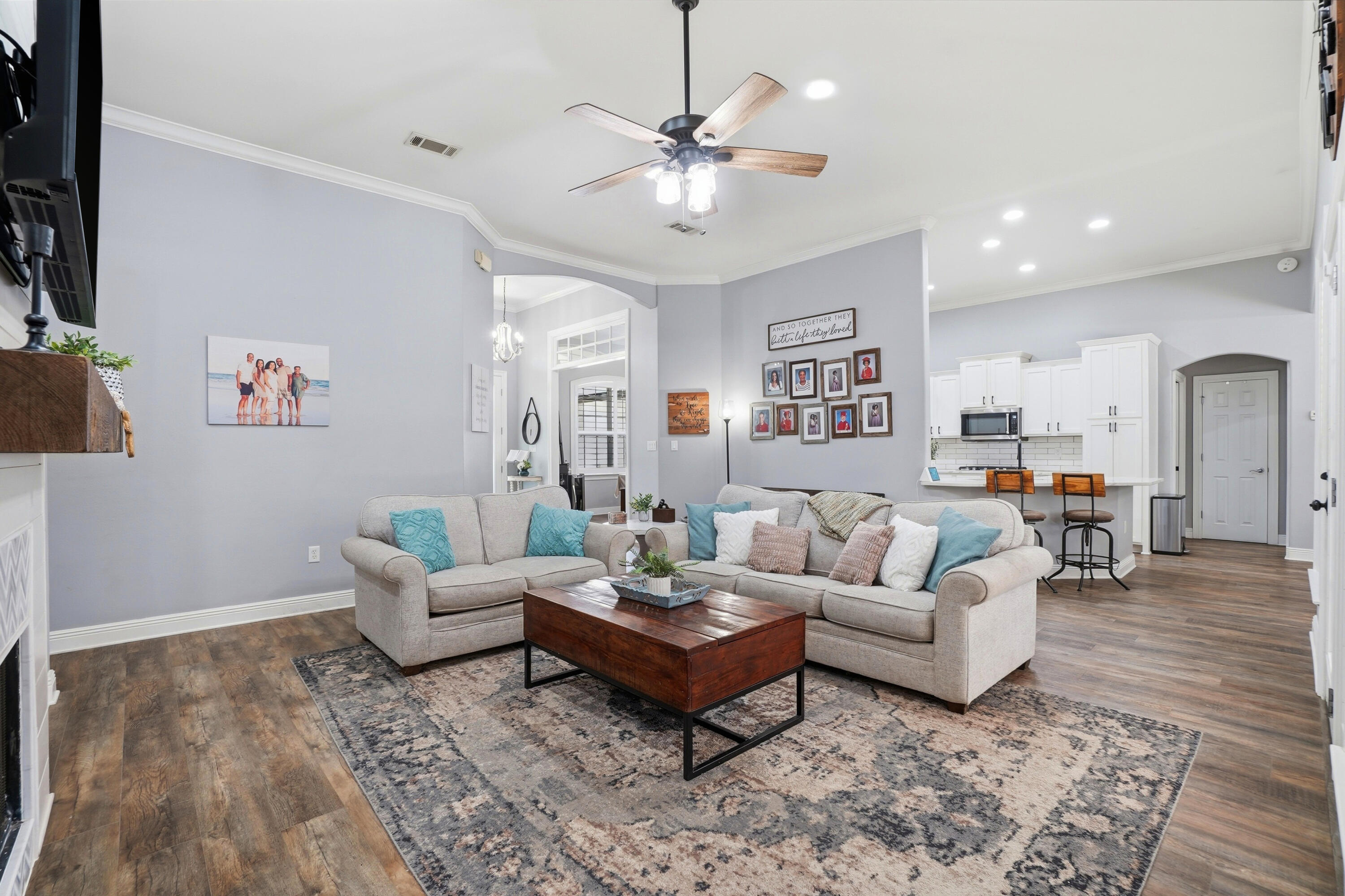 BAYSHORE PLACE PH 1 - Residential