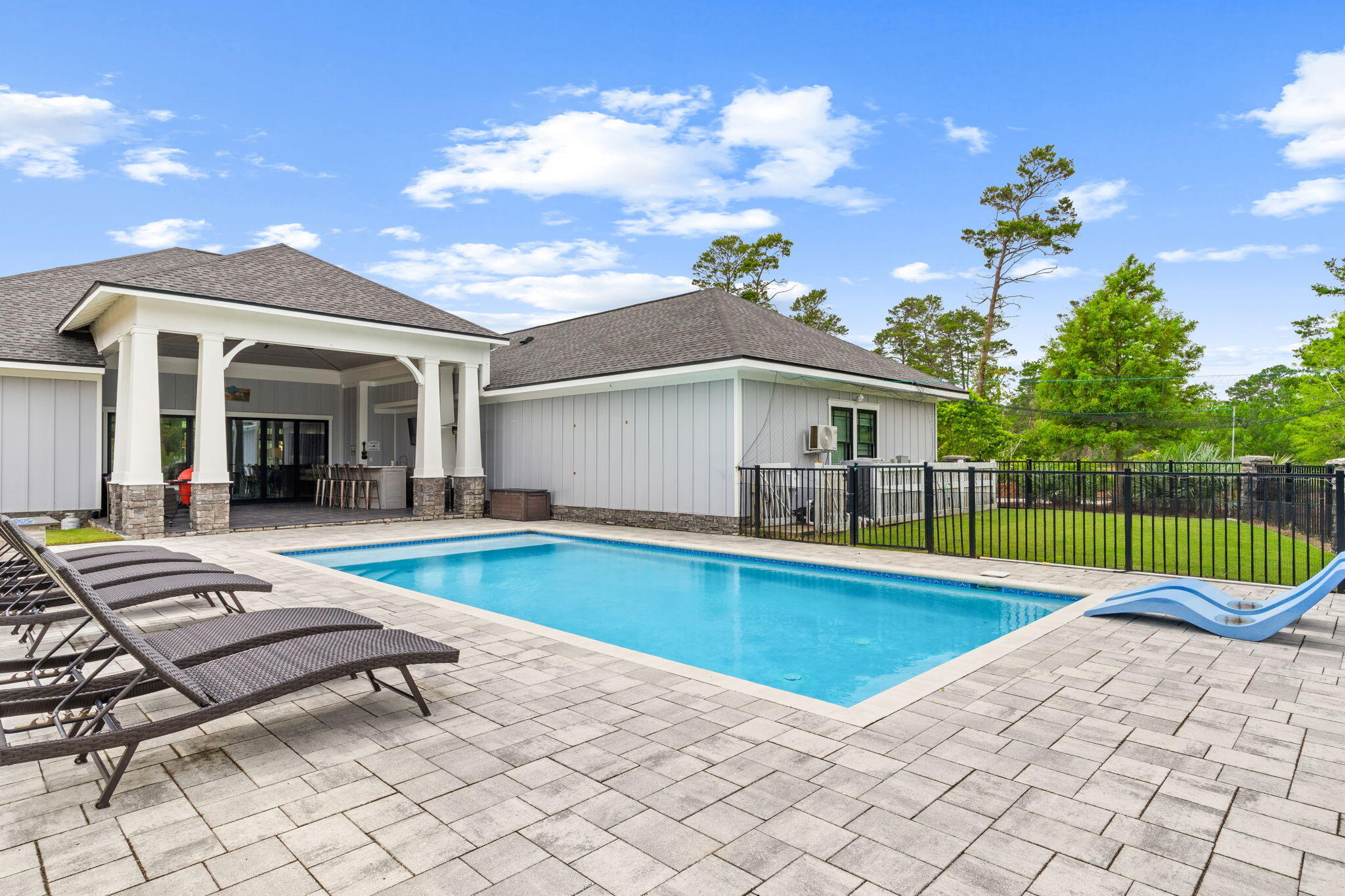 Wild Heron - Residential