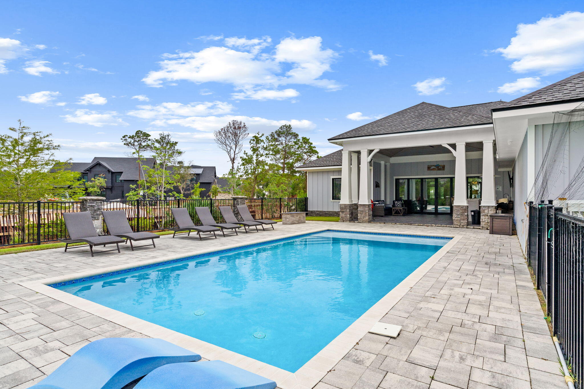 Wild Heron - Residential