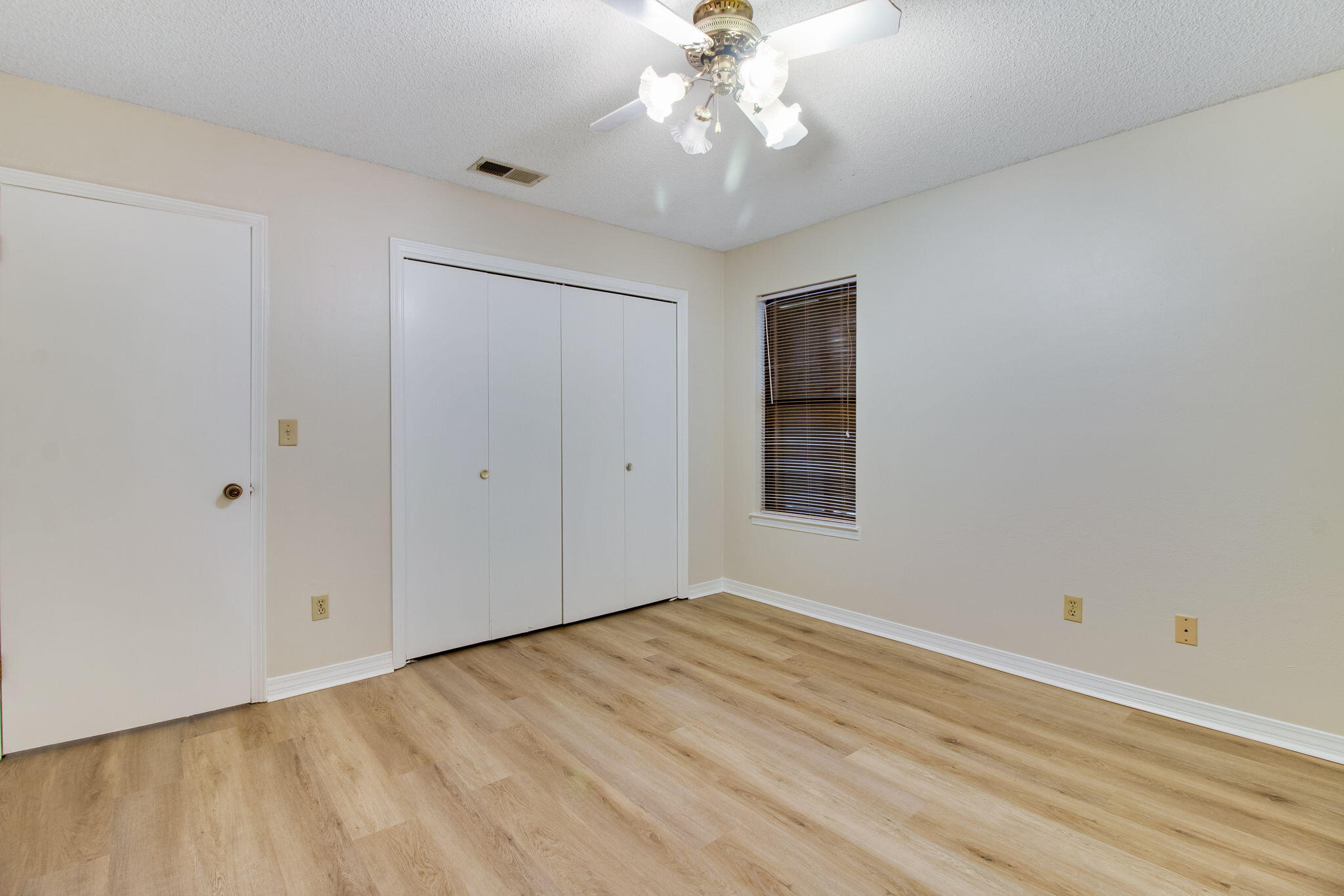 235 KAREN COURT - Residential
