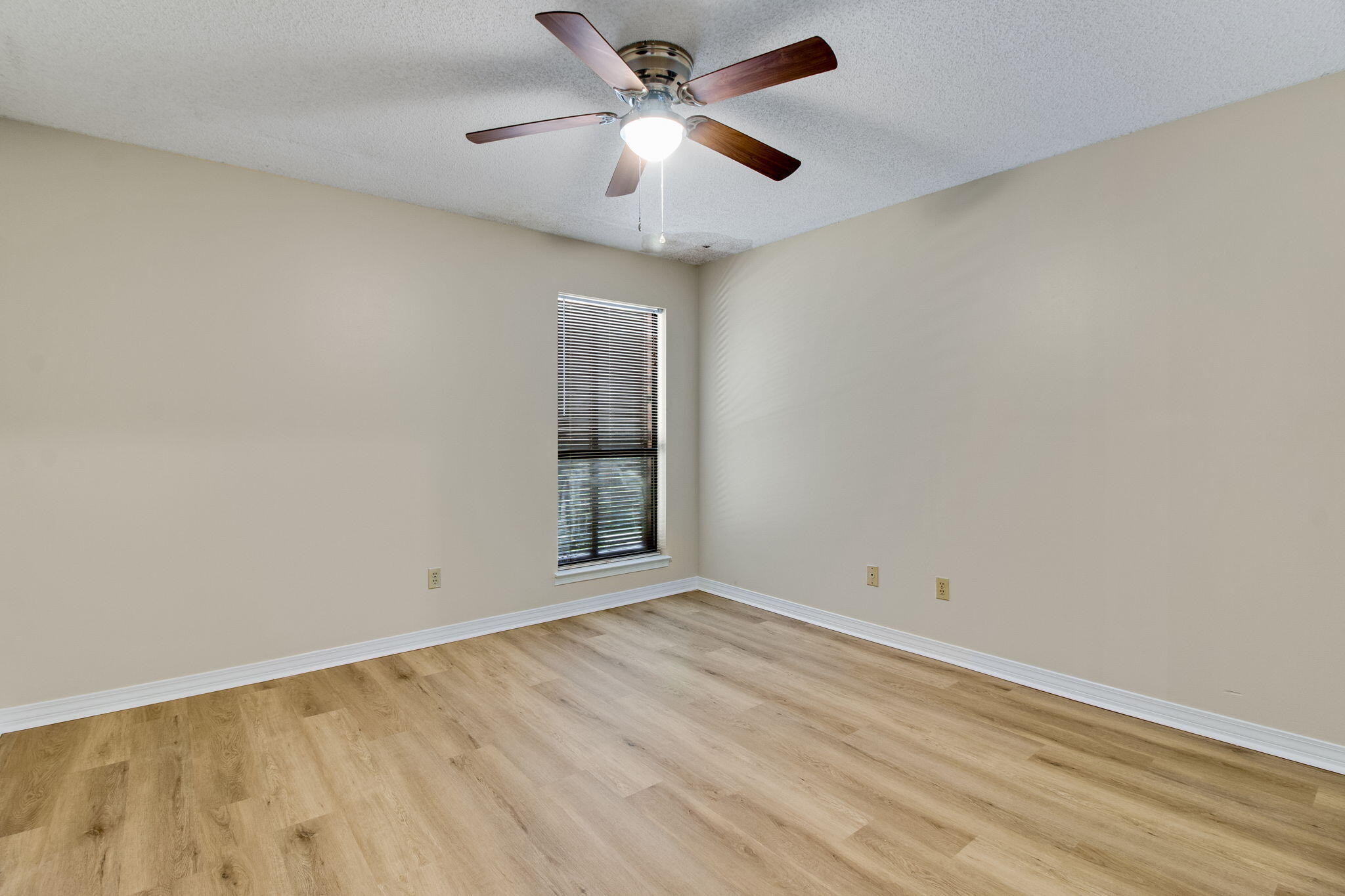 235 KAREN COURT - Residential