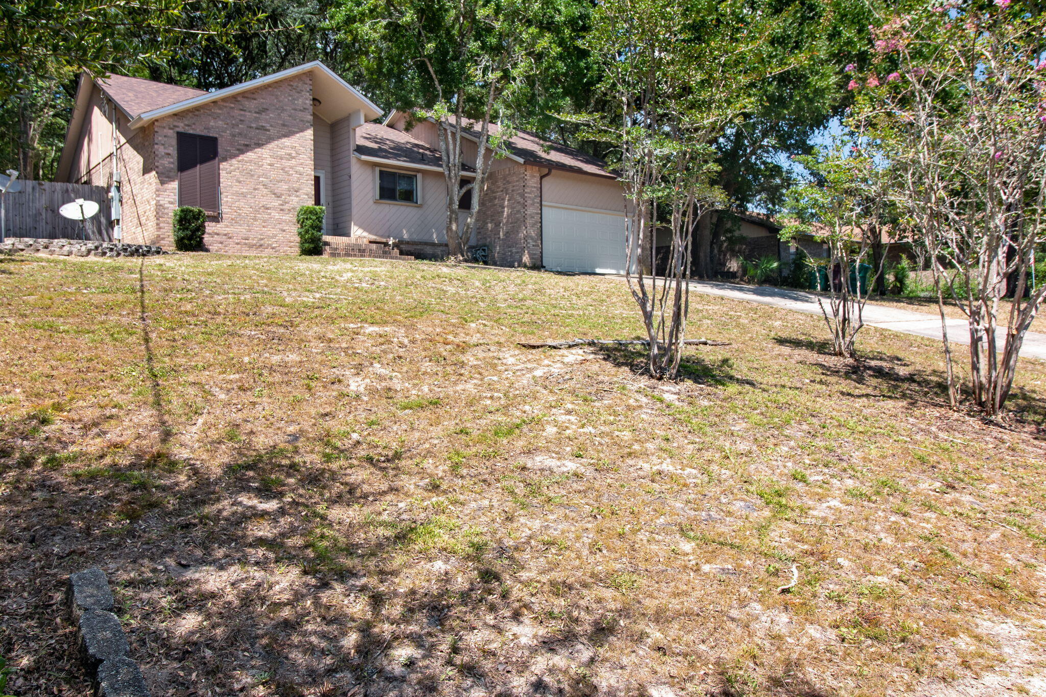 235 KAREN COURT - Residential
