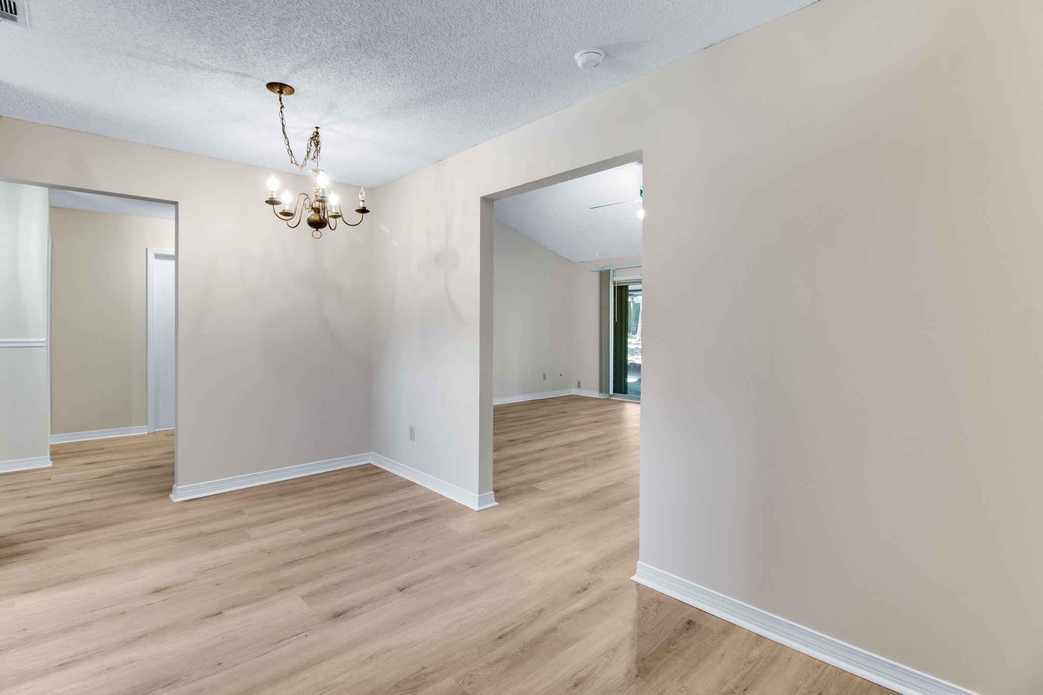 235 KAREN COURT - Residential