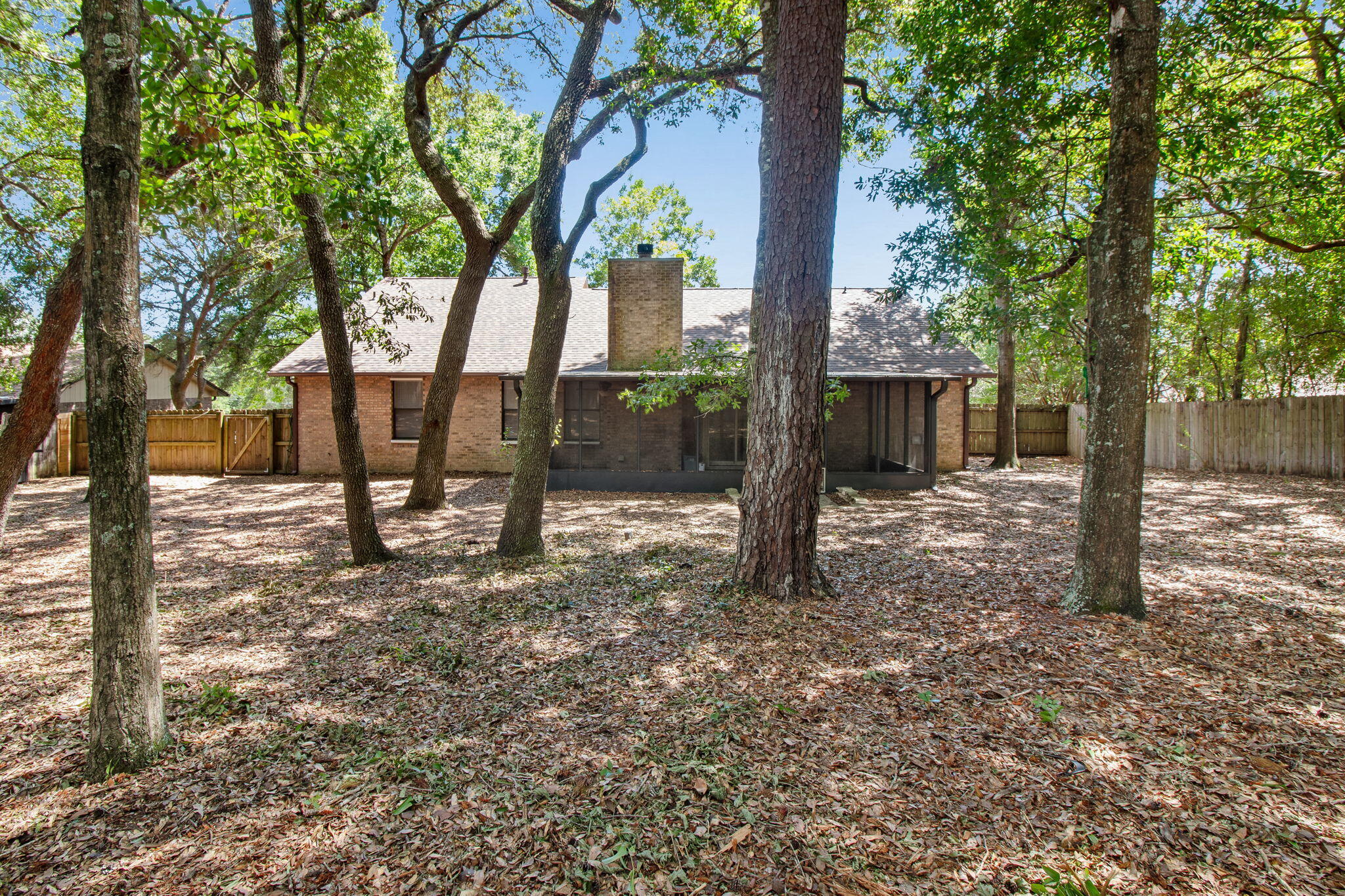 235 KAREN COURT - Residential