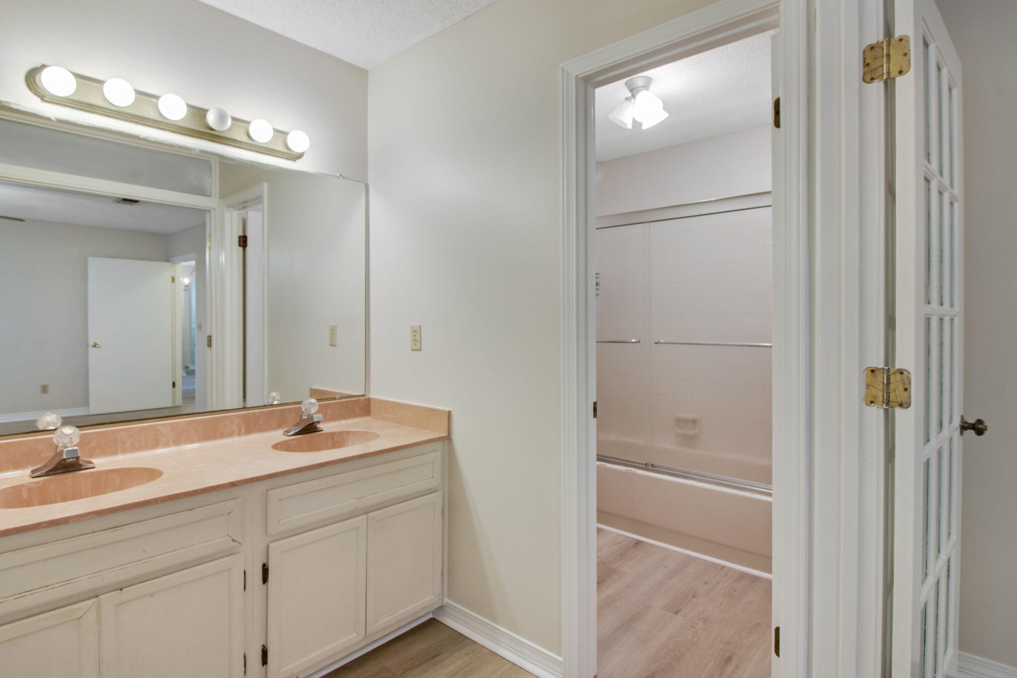 235 KAREN COURT - Residential