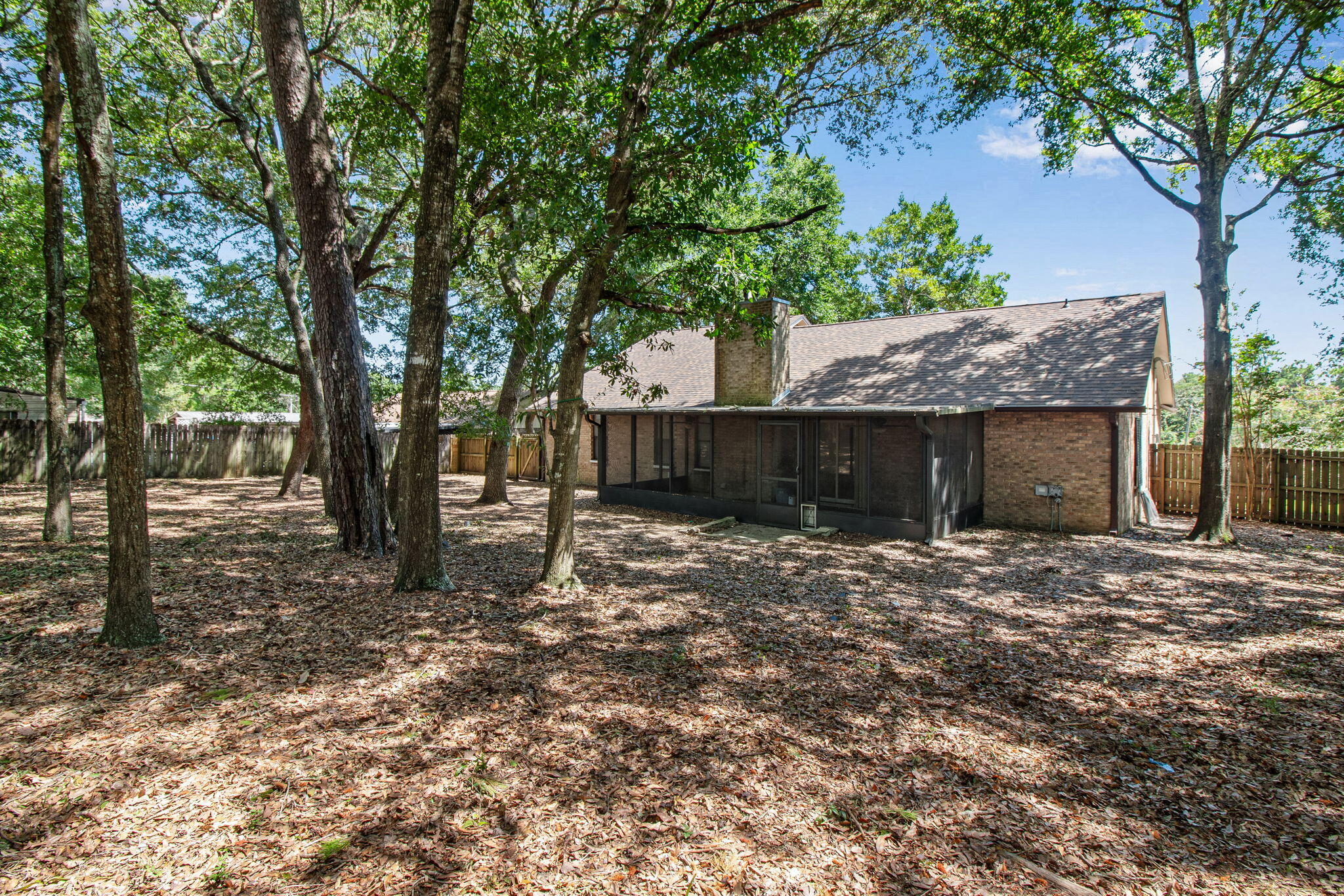 235 KAREN COURT - Residential