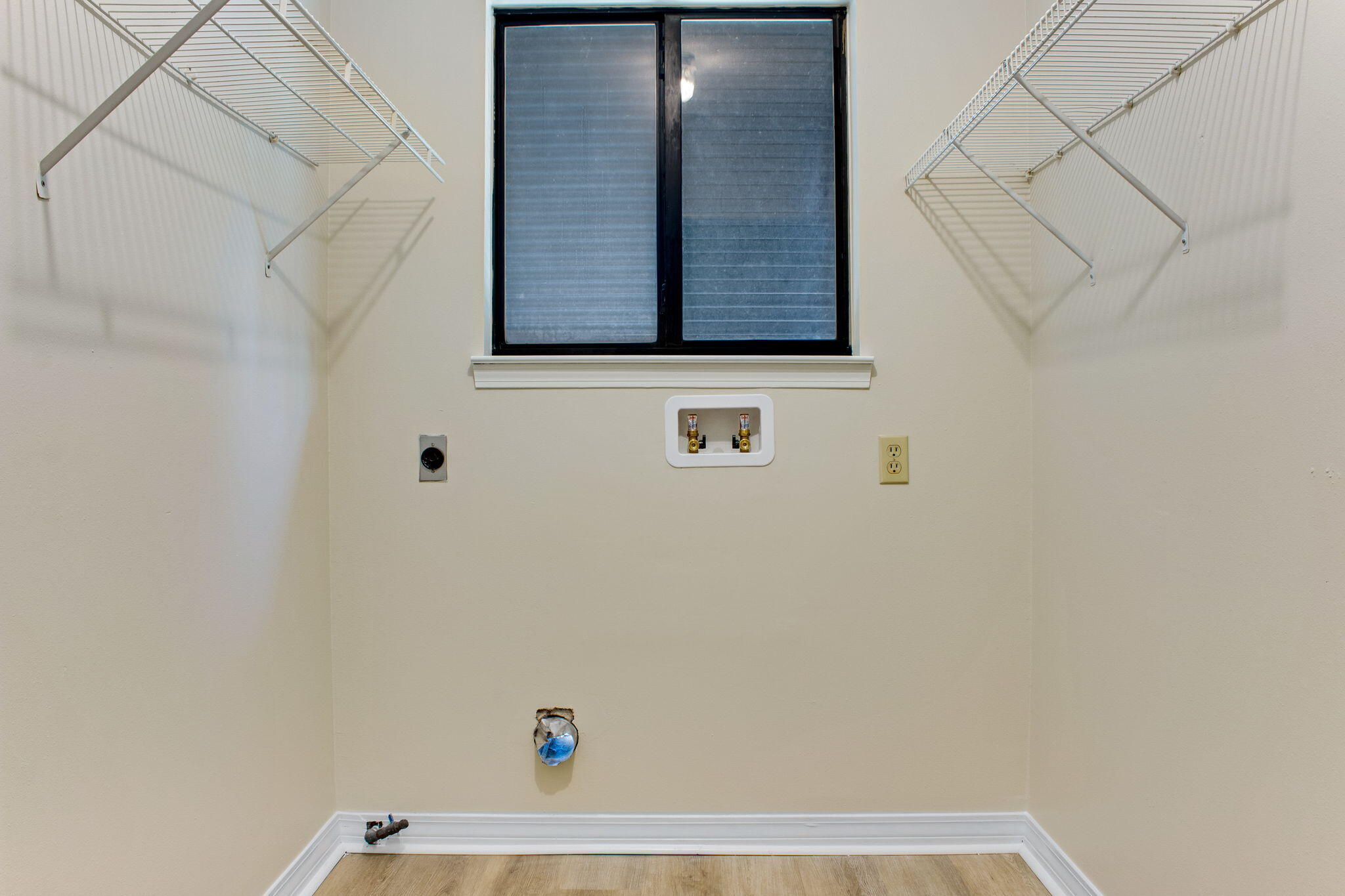 235 KAREN COURT - Residential