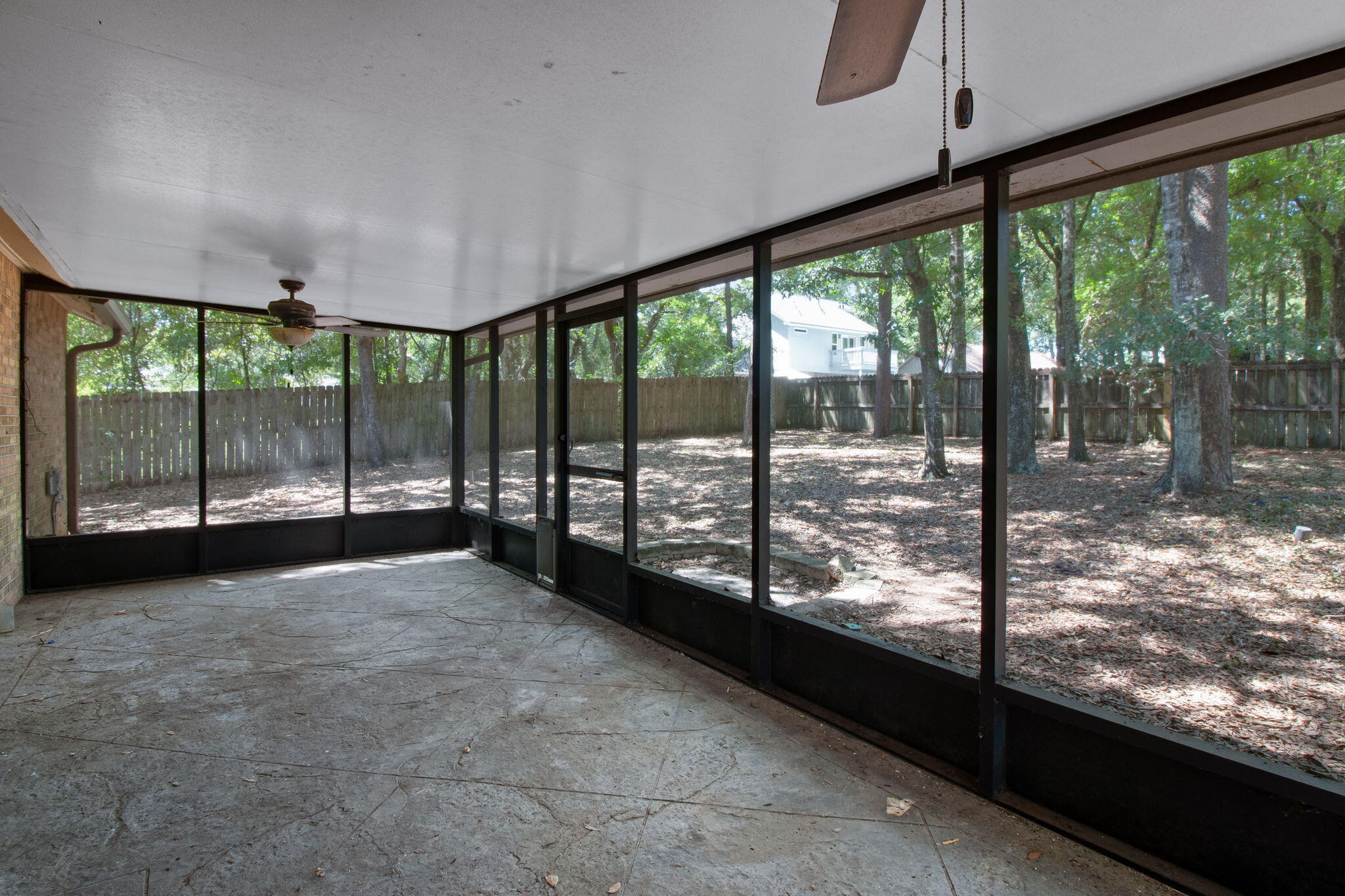235 KAREN COURT - Residential