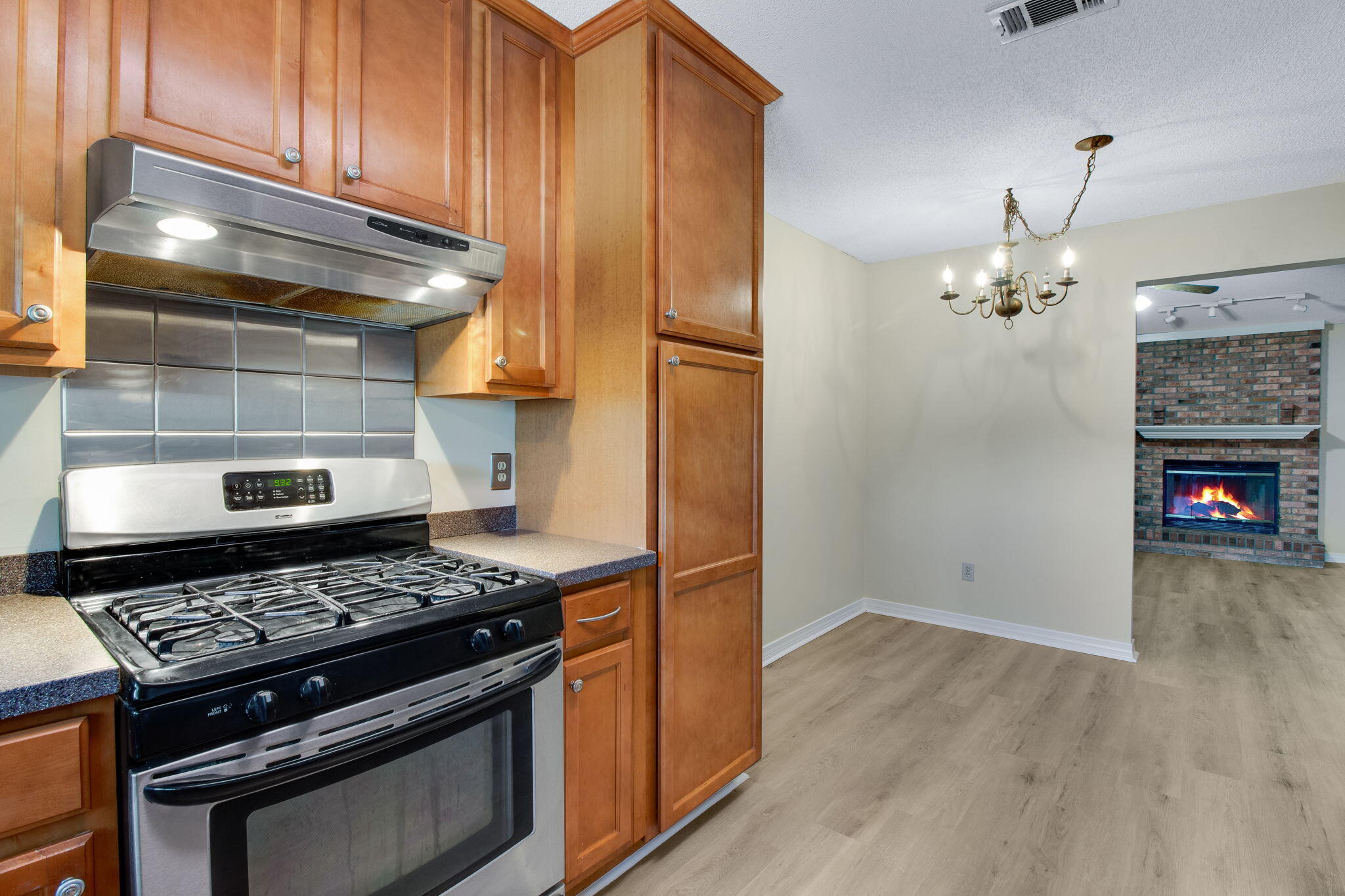 235 KAREN COURT - Residential