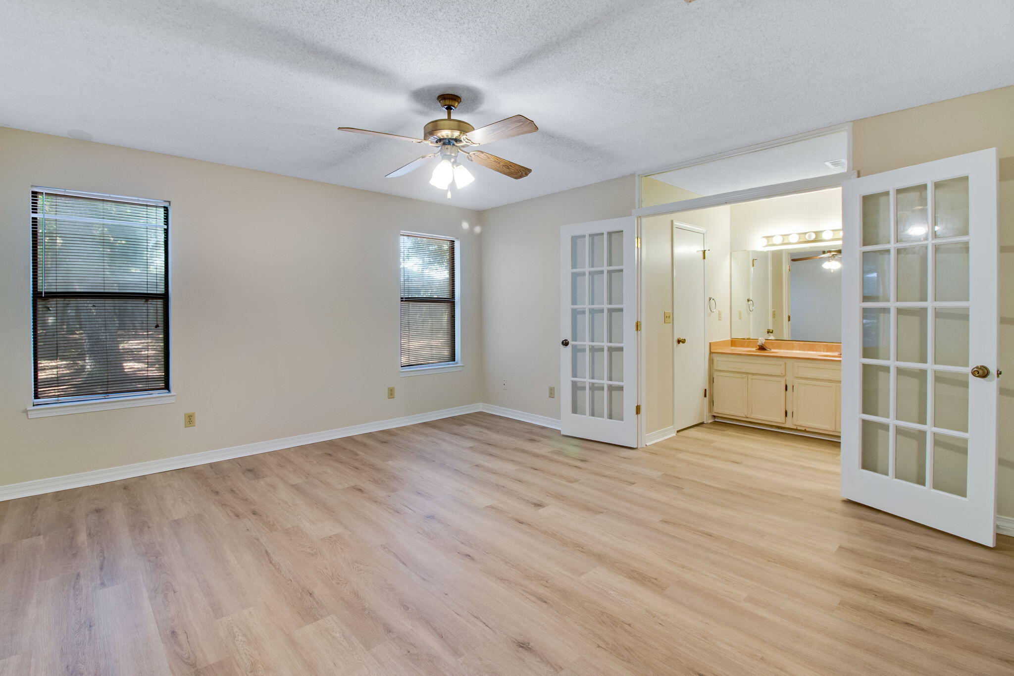235 KAREN COURT - Residential