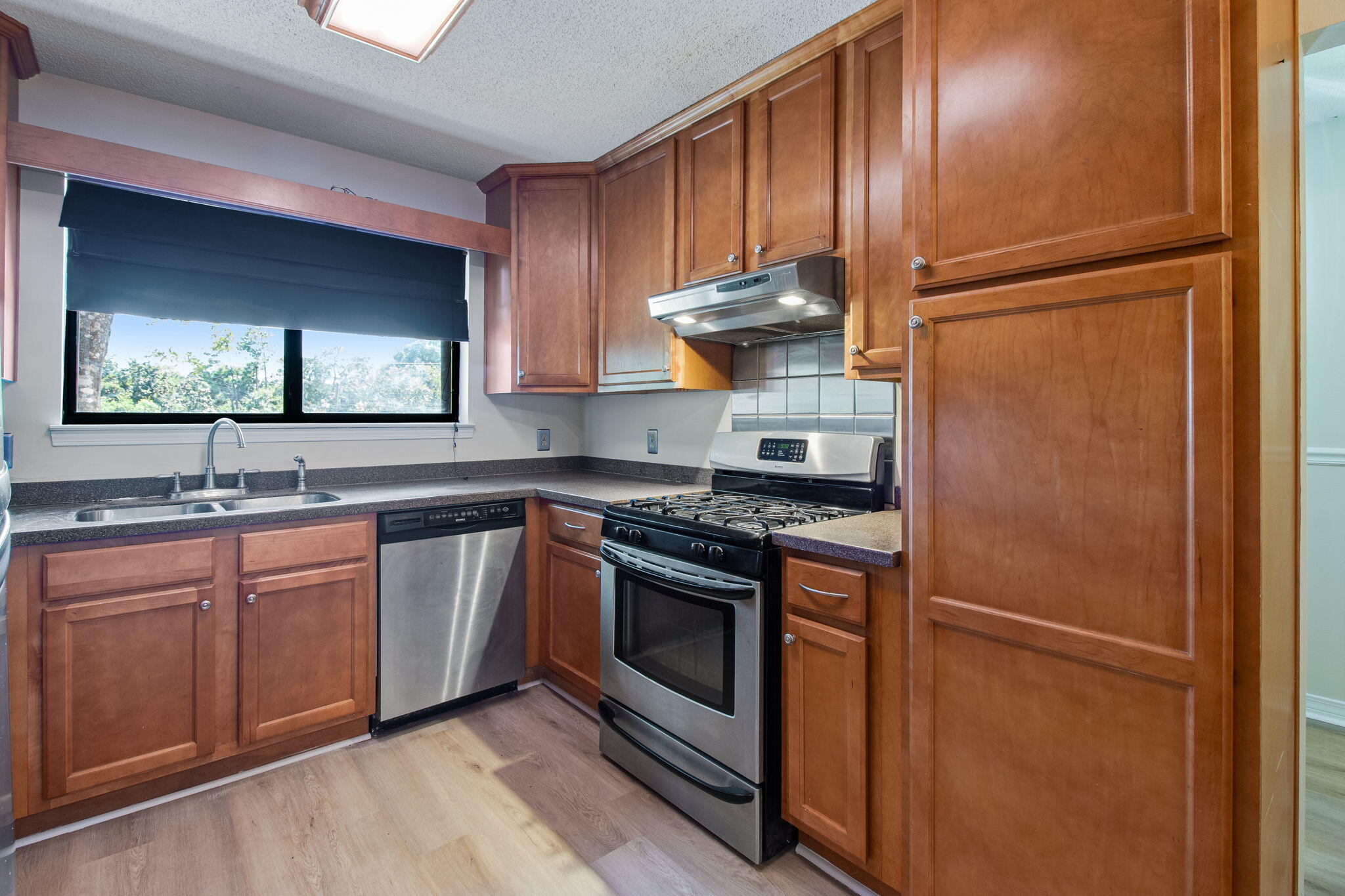 235 KAREN COURT - Residential