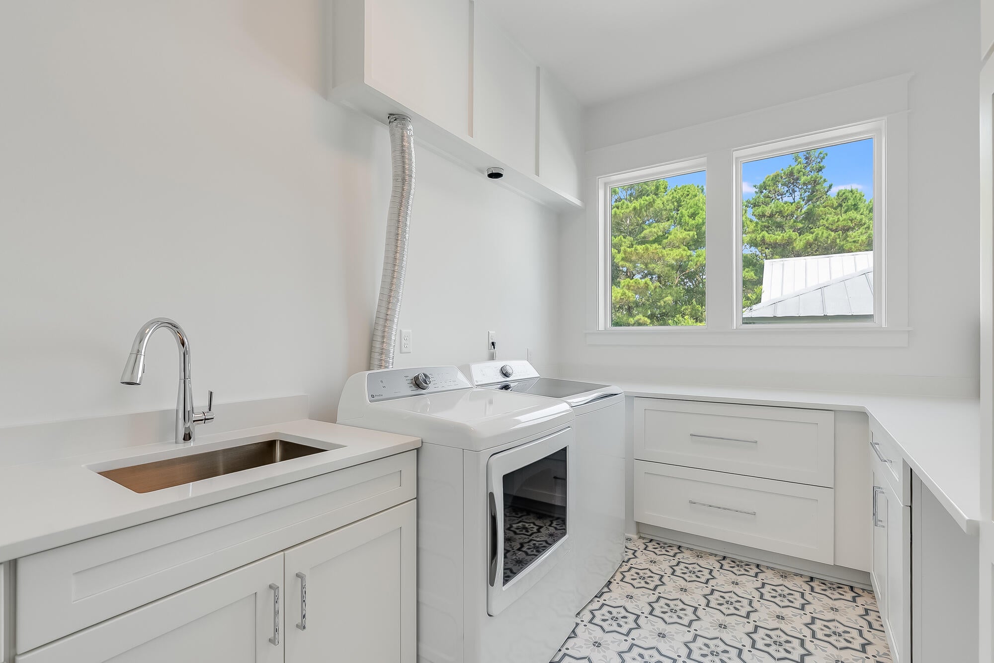 EASTERN LAKE S/D - Residential