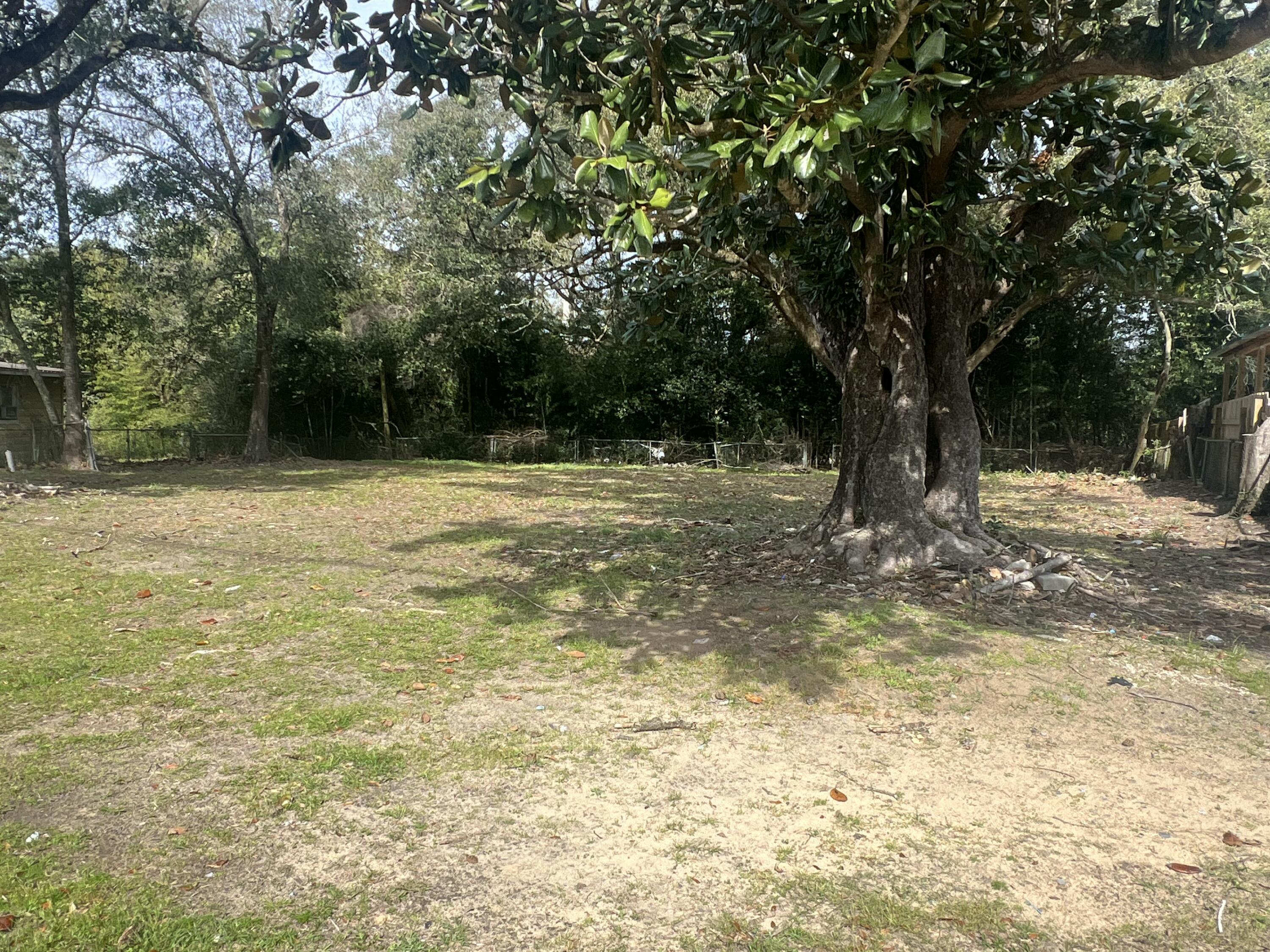 OAKCREST - Land