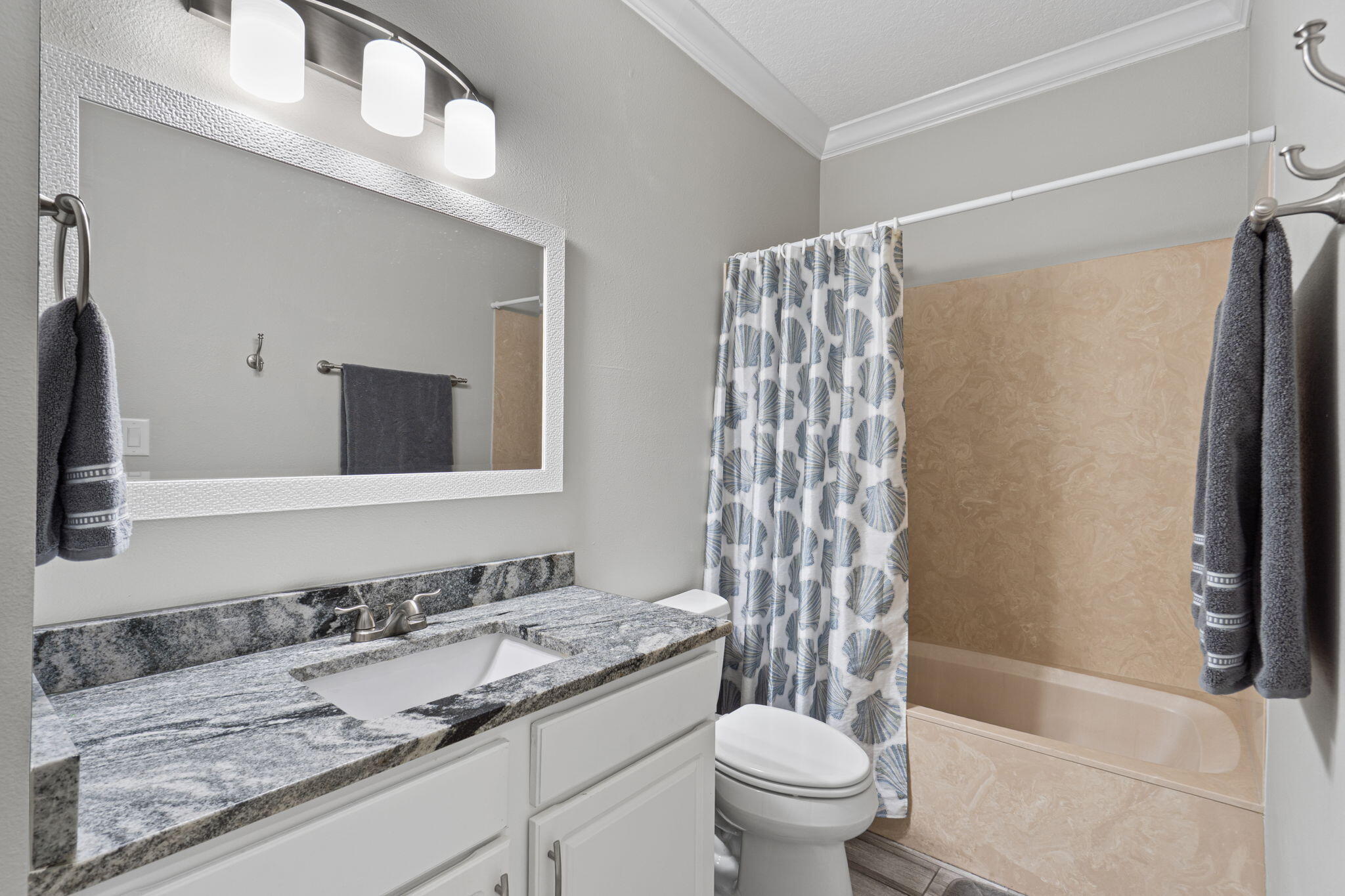 FRENCH QUARTERS - Residential