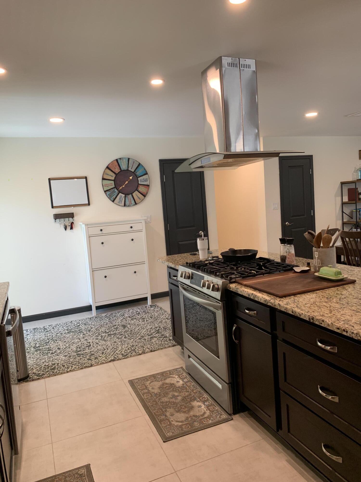 VALPARAISO PLAT 06 - Residential Lease