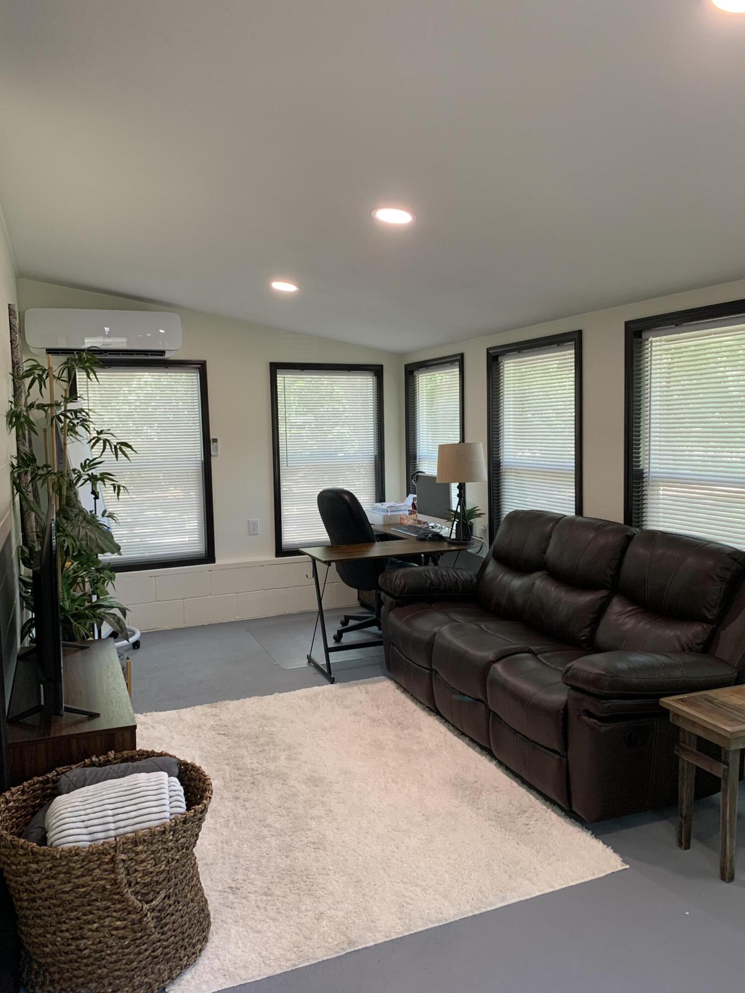 VALPARAISO PLAT 06 - Residential Lease