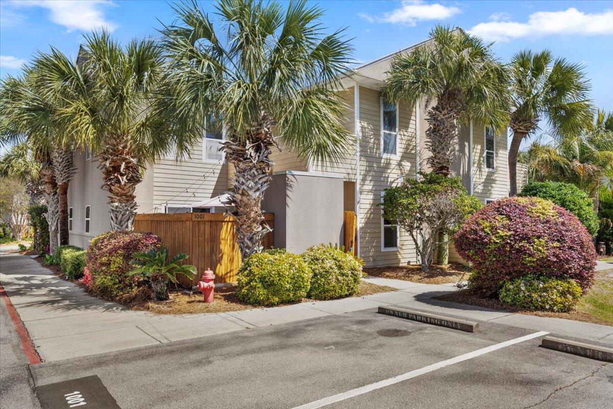 BEACH POINTE - Residential