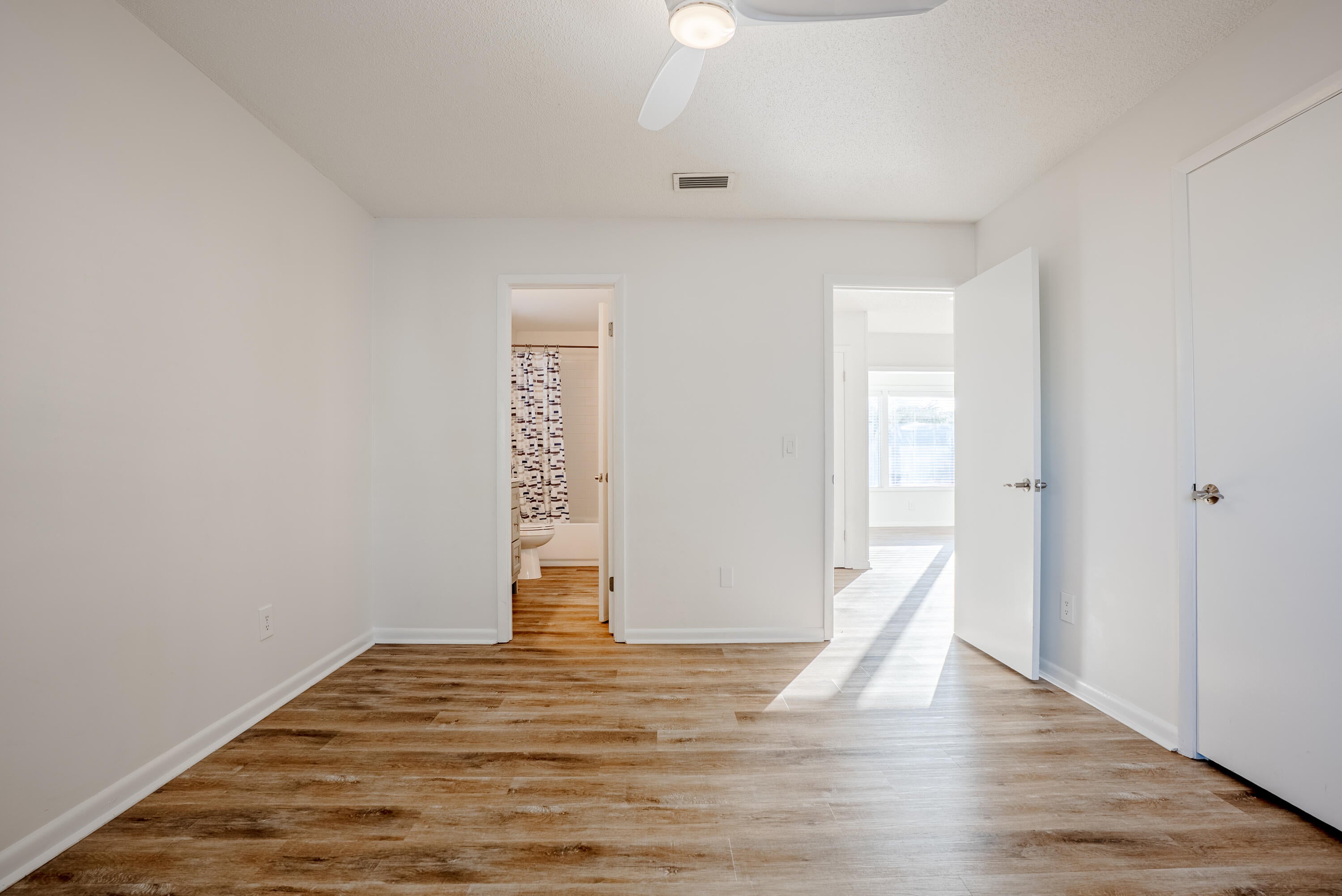 LAGUNA BEACH ESTATES 2ND ADDN - Residential Lease