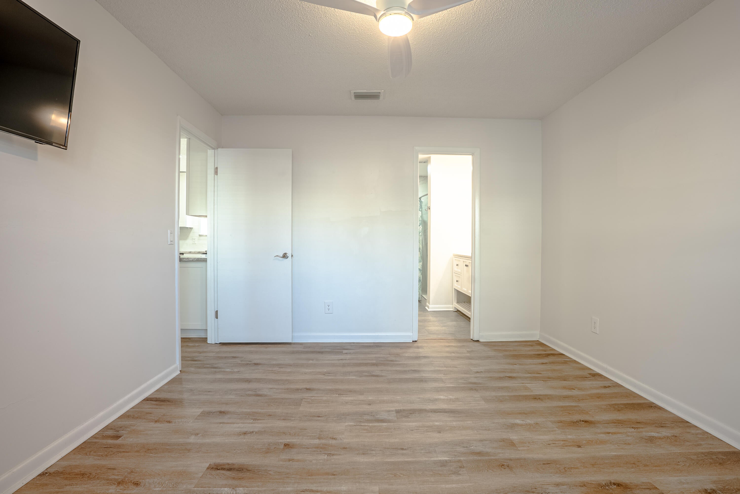 LAGUNA BEACH ESTATES 2ND ADDN - Residential Lease